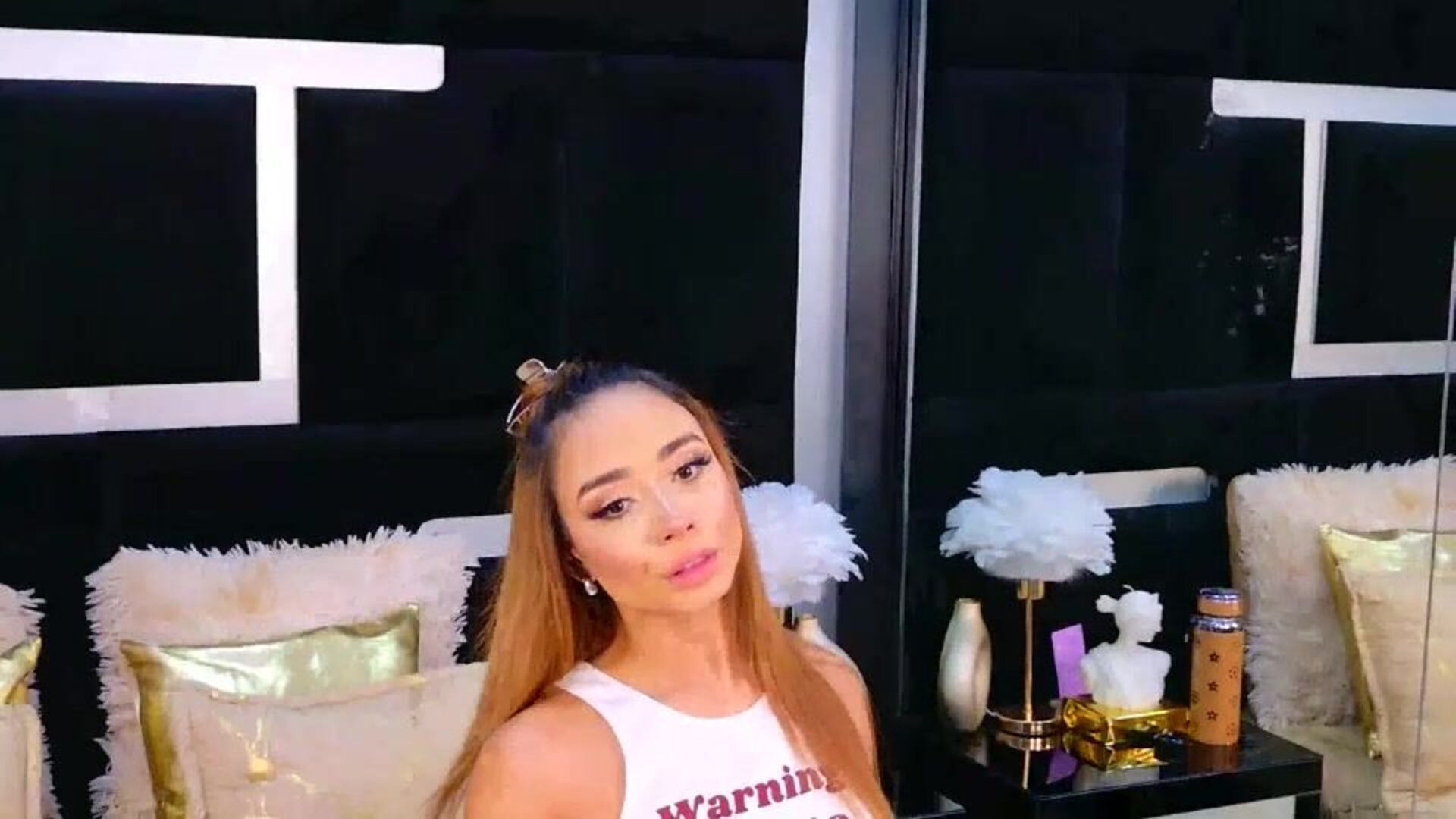 alanaferrara 2025 12 03 18h24m29s - webcam