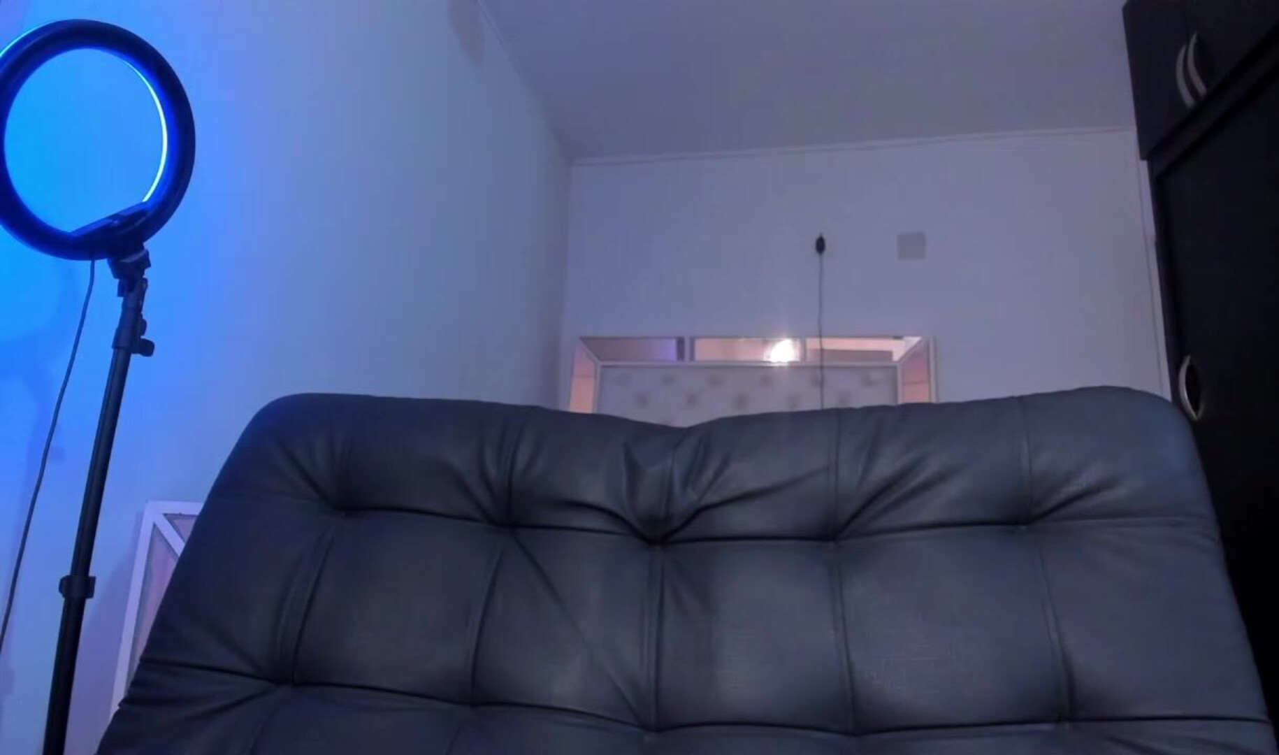 bella hamilton 2025 12 27 21h23m29s - webcam