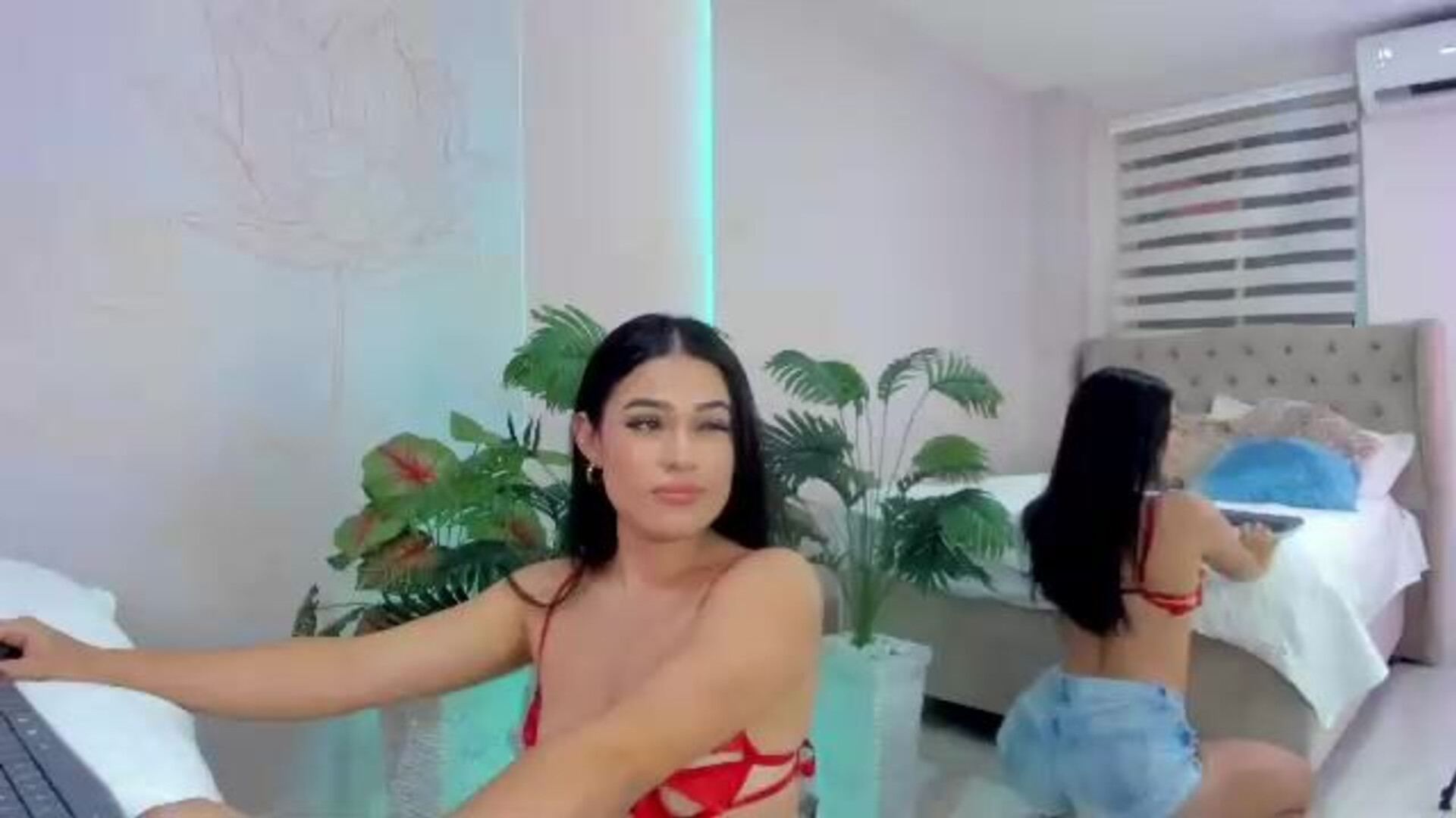 sabrinahbrownn 2025 12 29 16h22m34s - webcam