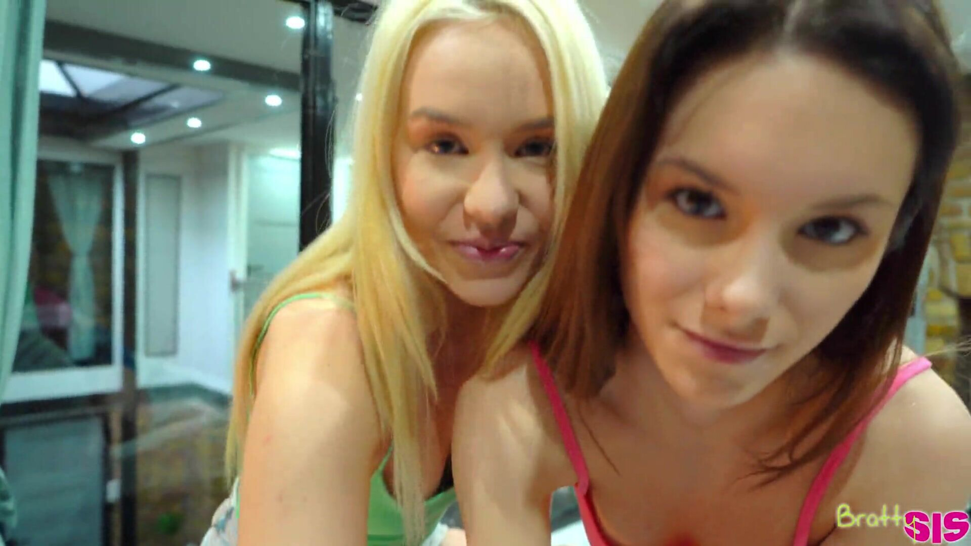 Barbie Brill & Liz Ocean – Stepsis Needs To Know Who Gives The Better Blowjob – S28E - bigass - blonde - teen - blackhair