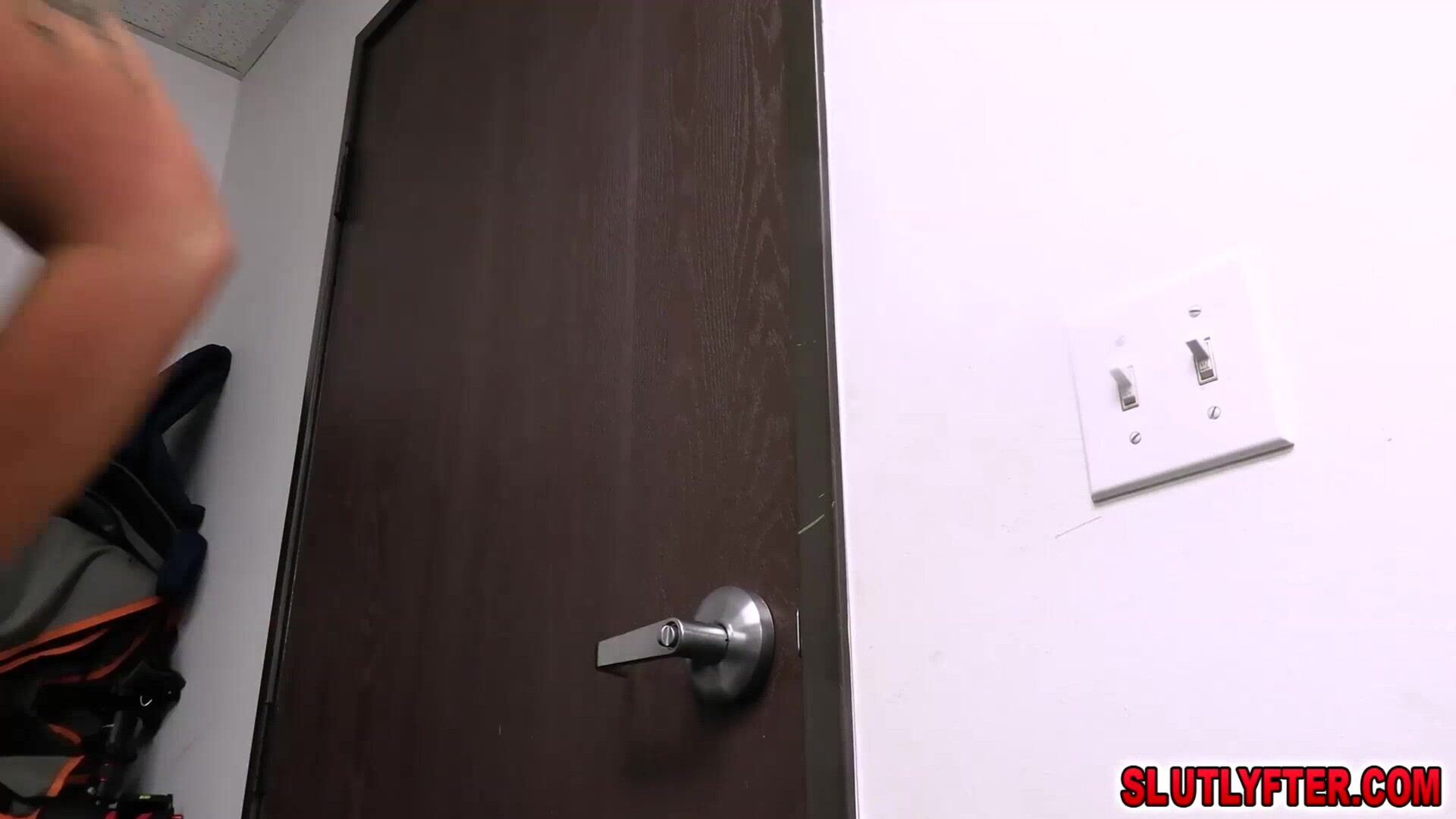 Big ass theft Holly Day got fucked hardway by officer - big ass - blowjob - fingering - kissing - natural tits - office - pornstar - pussy licking - reverse cowgirl - security camera