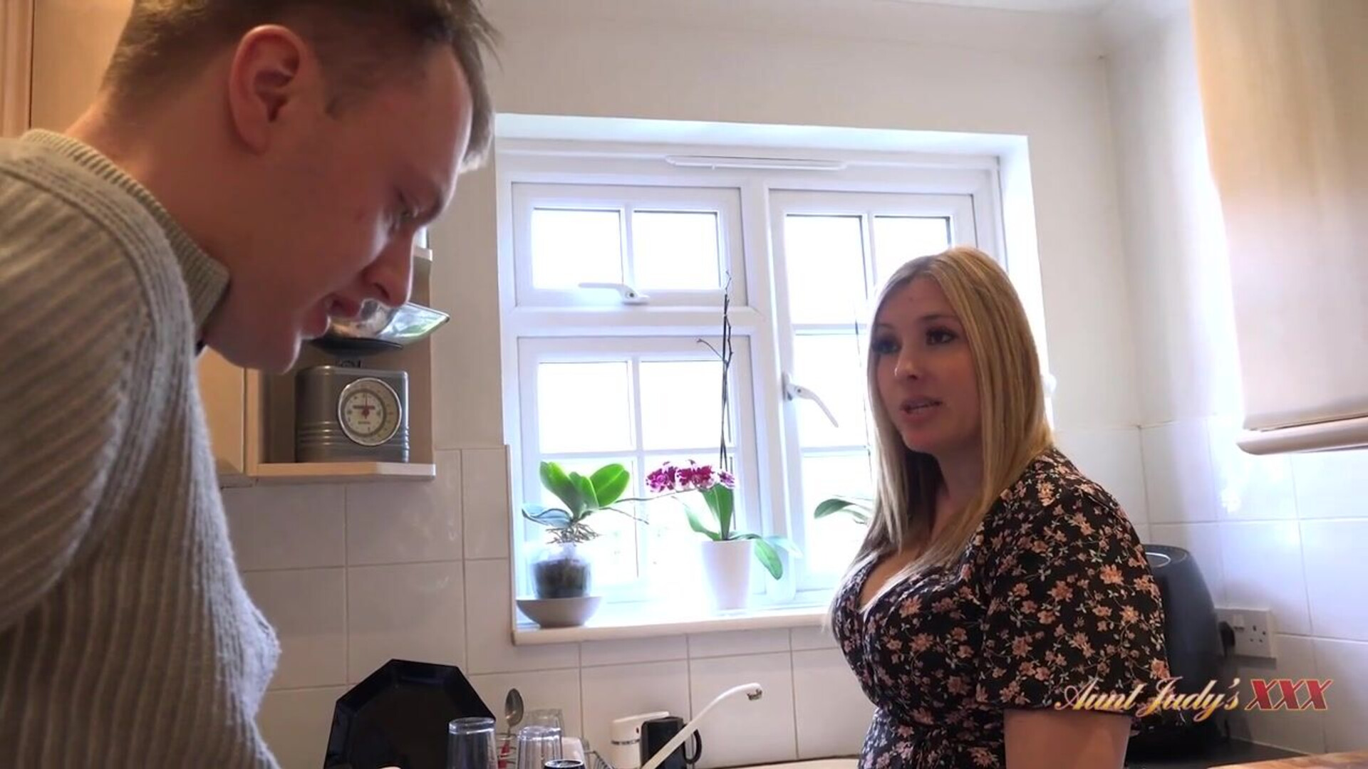 Charlie Rae Cheeky Between The Cheeks - mature - milf - blowjob
