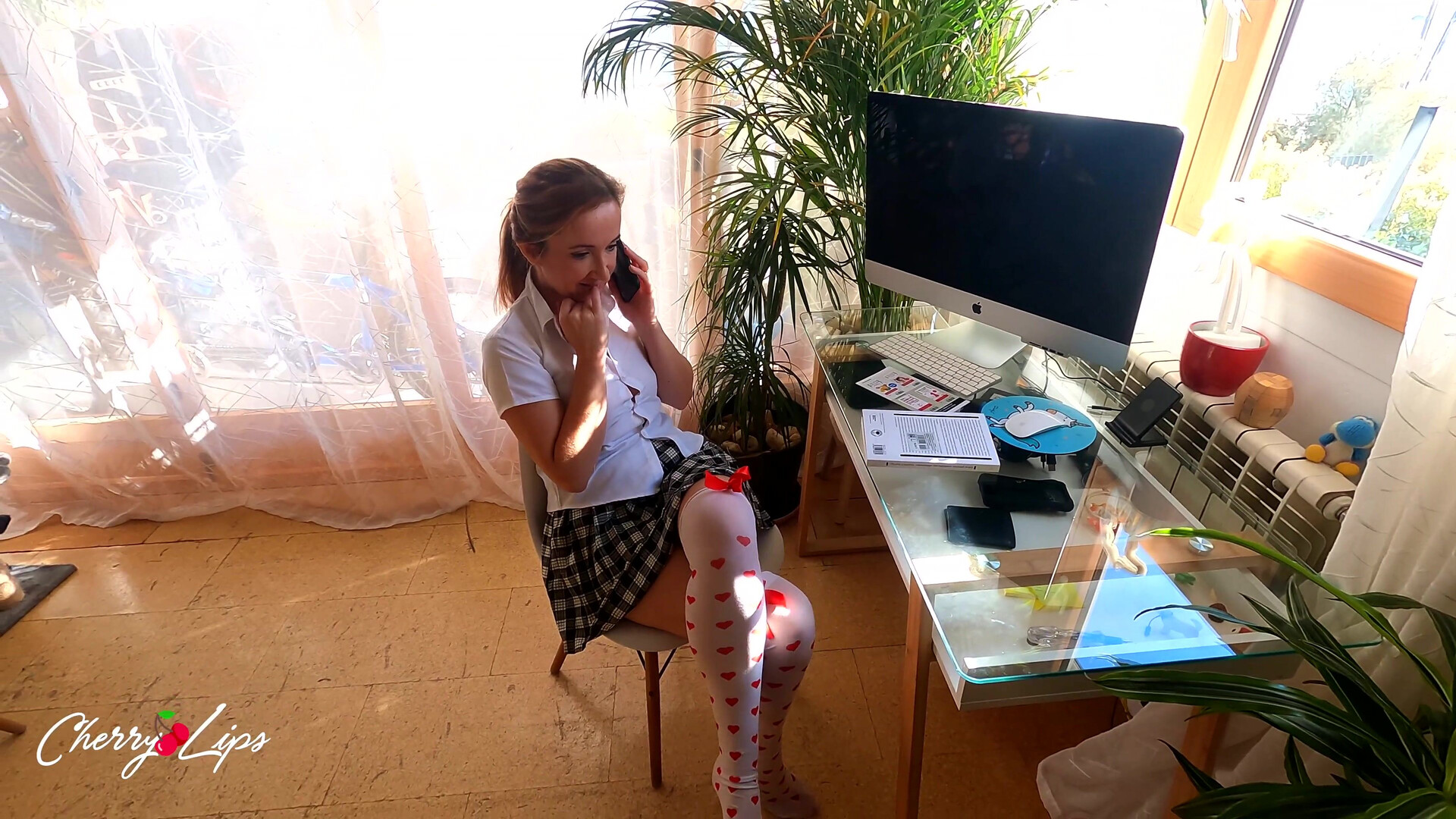 Cherry Lips Española Sin Querer Hace Un Joi Por Teléfono A Su Marido De Como Le Est - blowjob - amateur - pov
