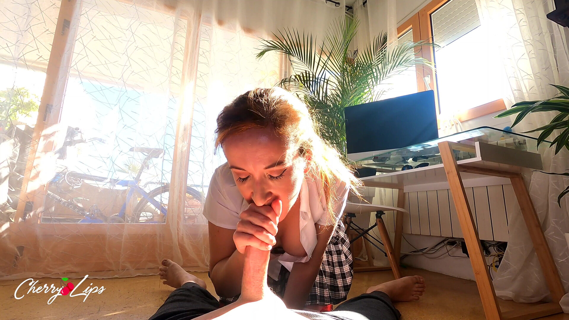 Cherry Lips Española Sin Querer Hace Un Joi Por Teléfono A Su Marido De Como Le Est - blowjob - amateur - pov