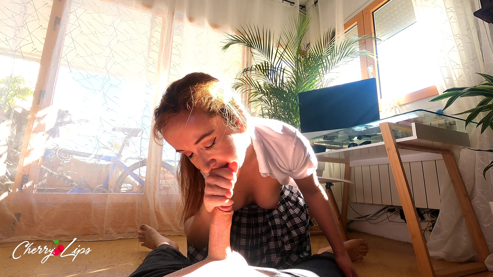 Cherry Lips Española Sin Querer Hace Un Joi Por Teléfono A Su Marido De Como Le Est - blowjob - amateur - pov