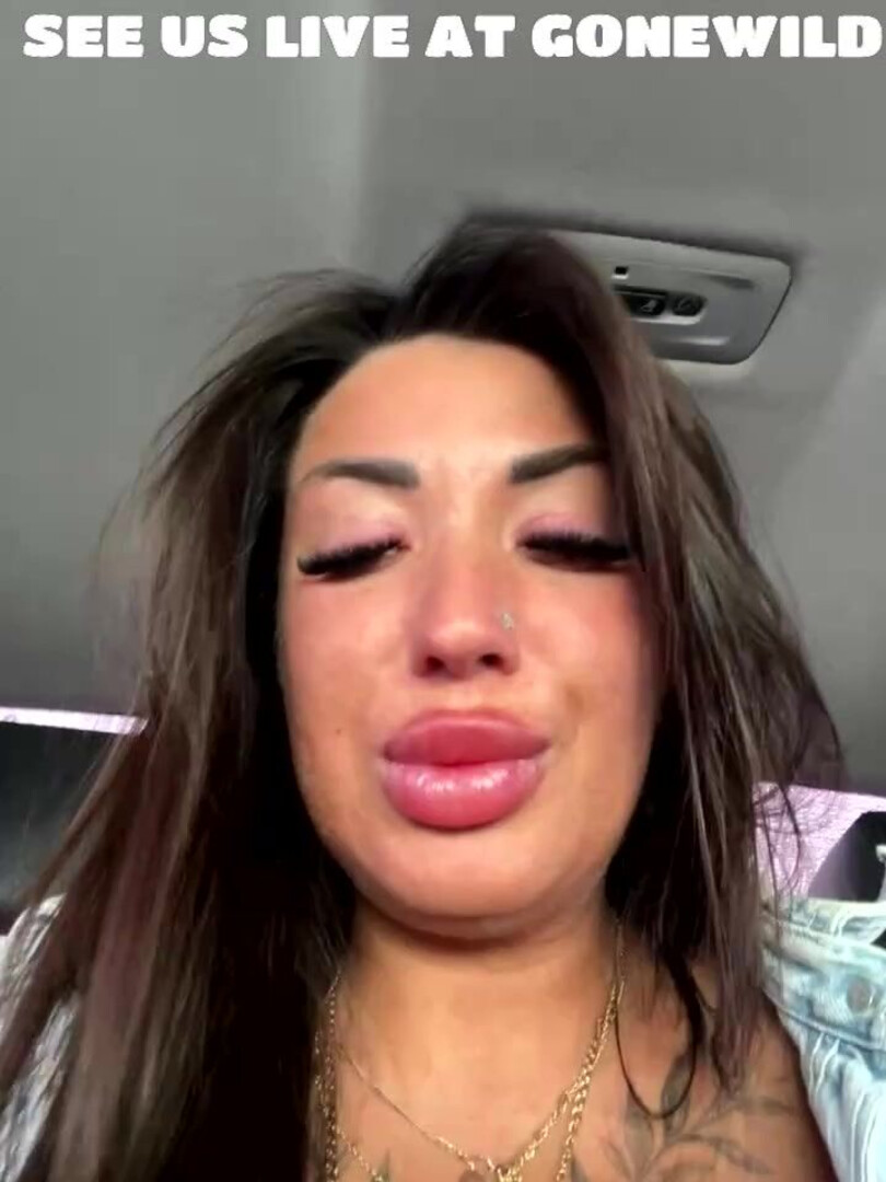 Freaky College Girl Flashes Pussy in Car Closeup - car - tease - college - pussy flash - tattoo - plump lips - brunette - solo - amateur - webcam