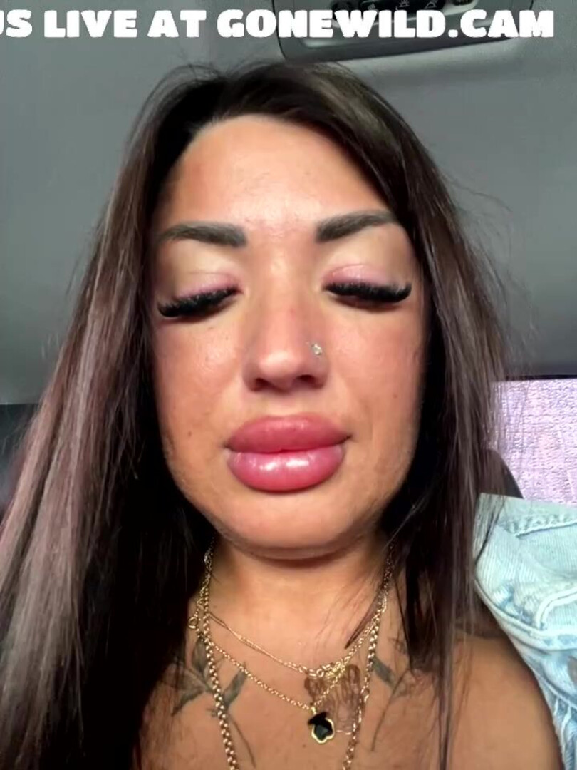 Freaky College Girl Flashes Pussy in Car Closeup - car - tease - college - pussy flash - tattoo - plump lips - brunette - solo - amateur - webcam