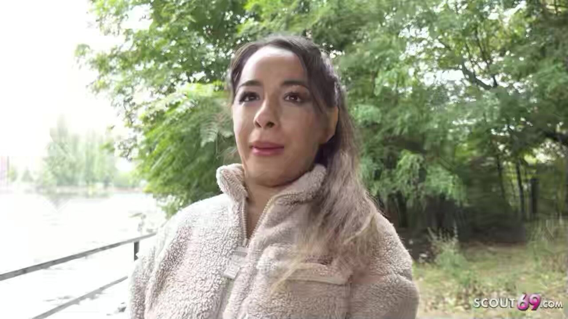 GERMAN SCOUT Midget Munequita Enfadada - german - deutsch - german scout - casting - midget - dwarf - hardcore - pick up - latina - public agent