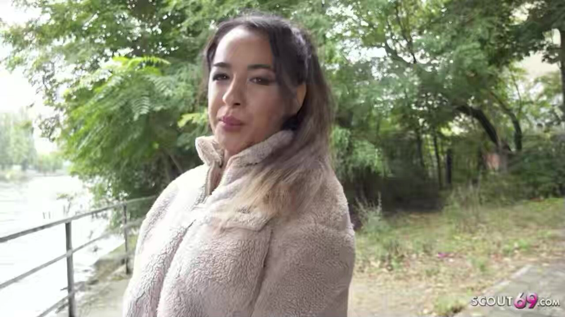 GERMAN SCOUT Midget Munequita Enfadada - german - deutsch - german scout - casting - midget - dwarf - hardcore - pick up - latina - public agent