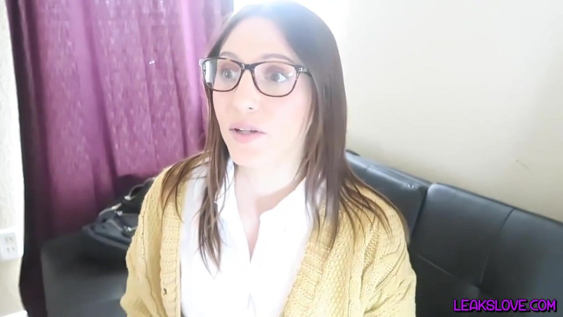 Homewrecking Babysitter Gives Sloppy BJ Lil OliviaTatum Christine - joi