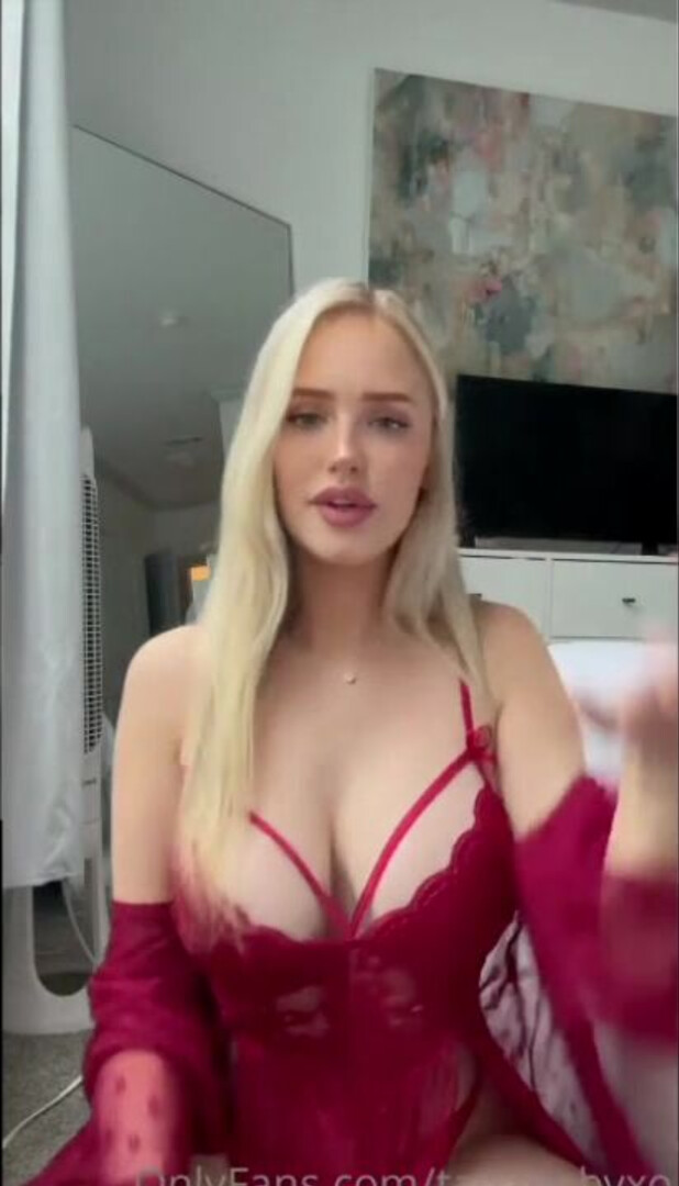 Lingerie Strip Solo Fgijklm - big ass - big tits - blowjob - sex - fuck