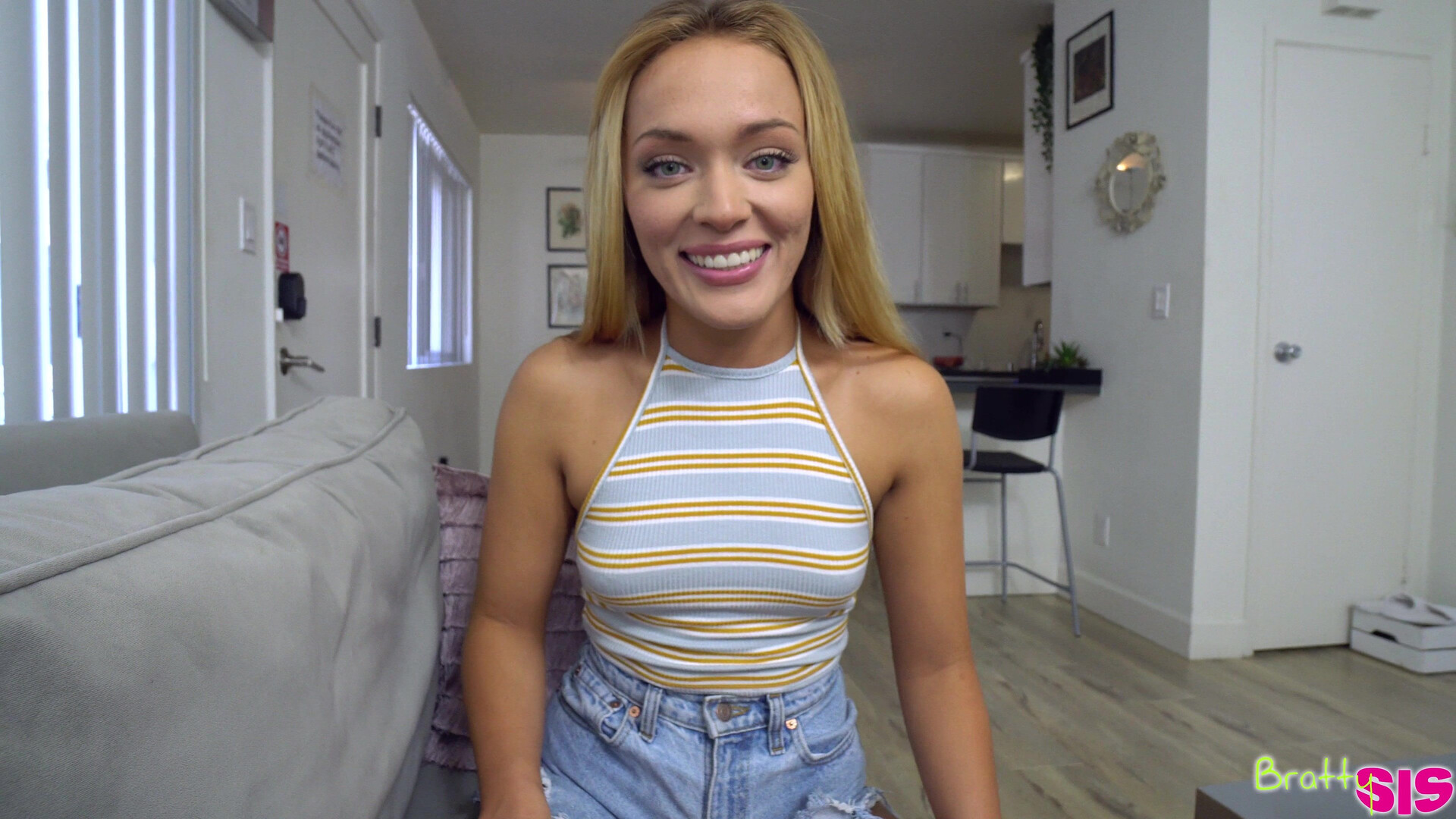 Mylene Monroe Follow Step Sis For Sexy Pics in 4k - 4k - teen - hardcore