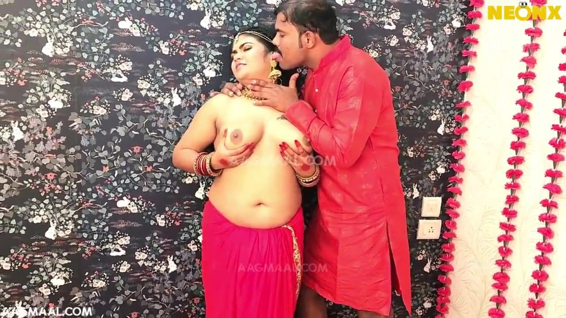 Pyaasi Dulhan Uncut (2022) NeonX Hindi Short Film - kanchanarora - sucharitabhattacharya - tinanandi - tinanandy - tinadutta - jyotimishra - sapnasappu - kajalchauhan - nanditadutta - pallavipatil