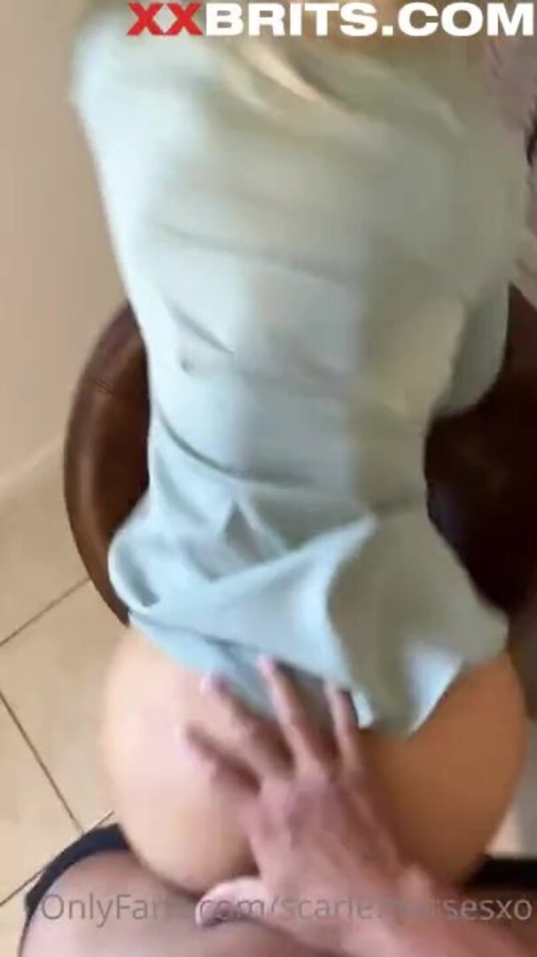 Scarlett Kisses Hot MILF - milf
