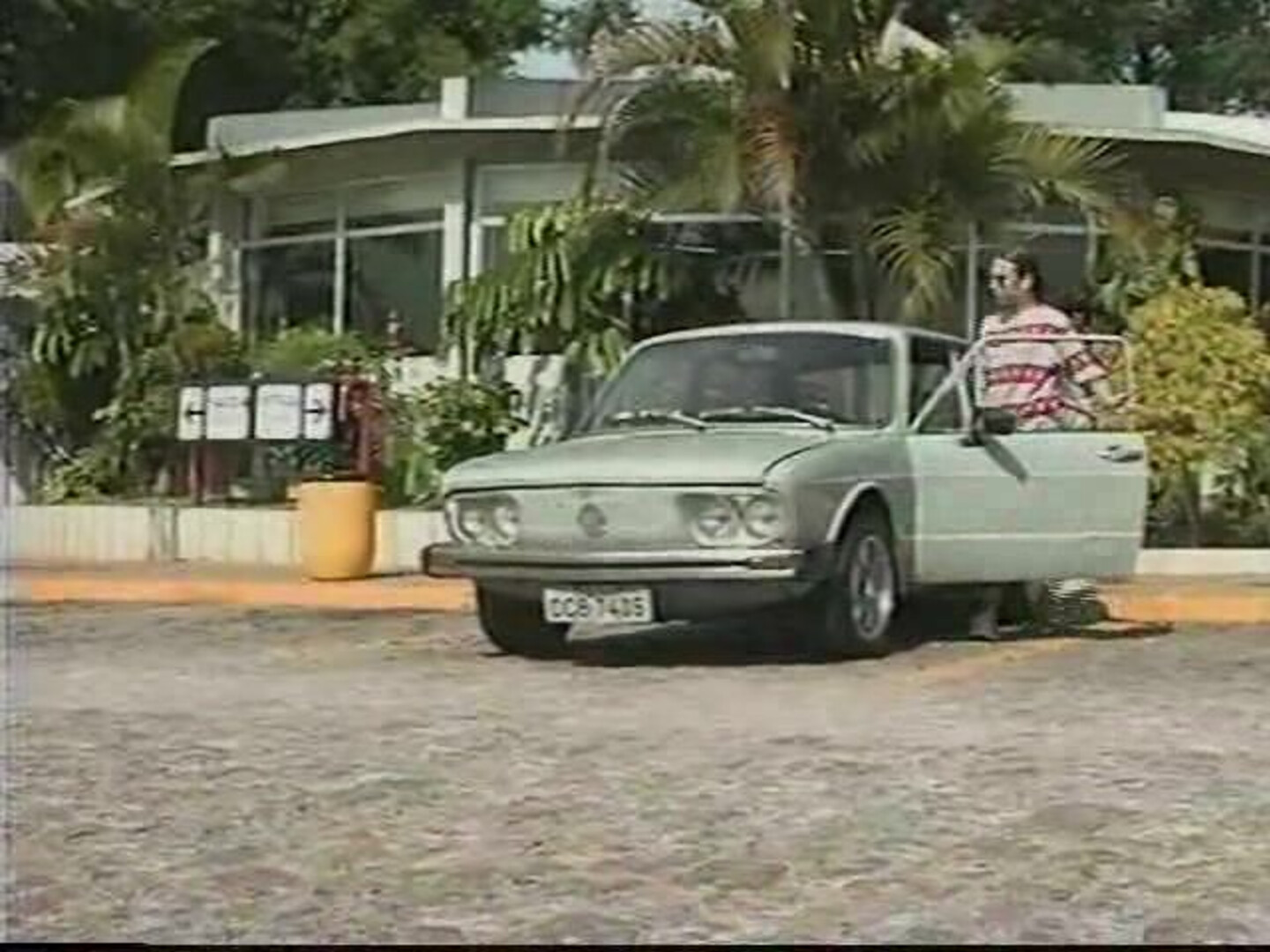 Yellow car - big - ass; - brazilian