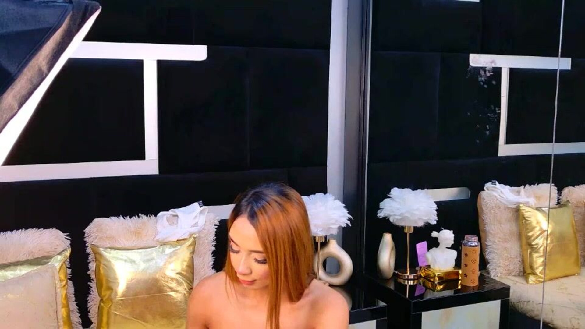 alanaferrara 2025 12 03 22h49m40s - webcam
