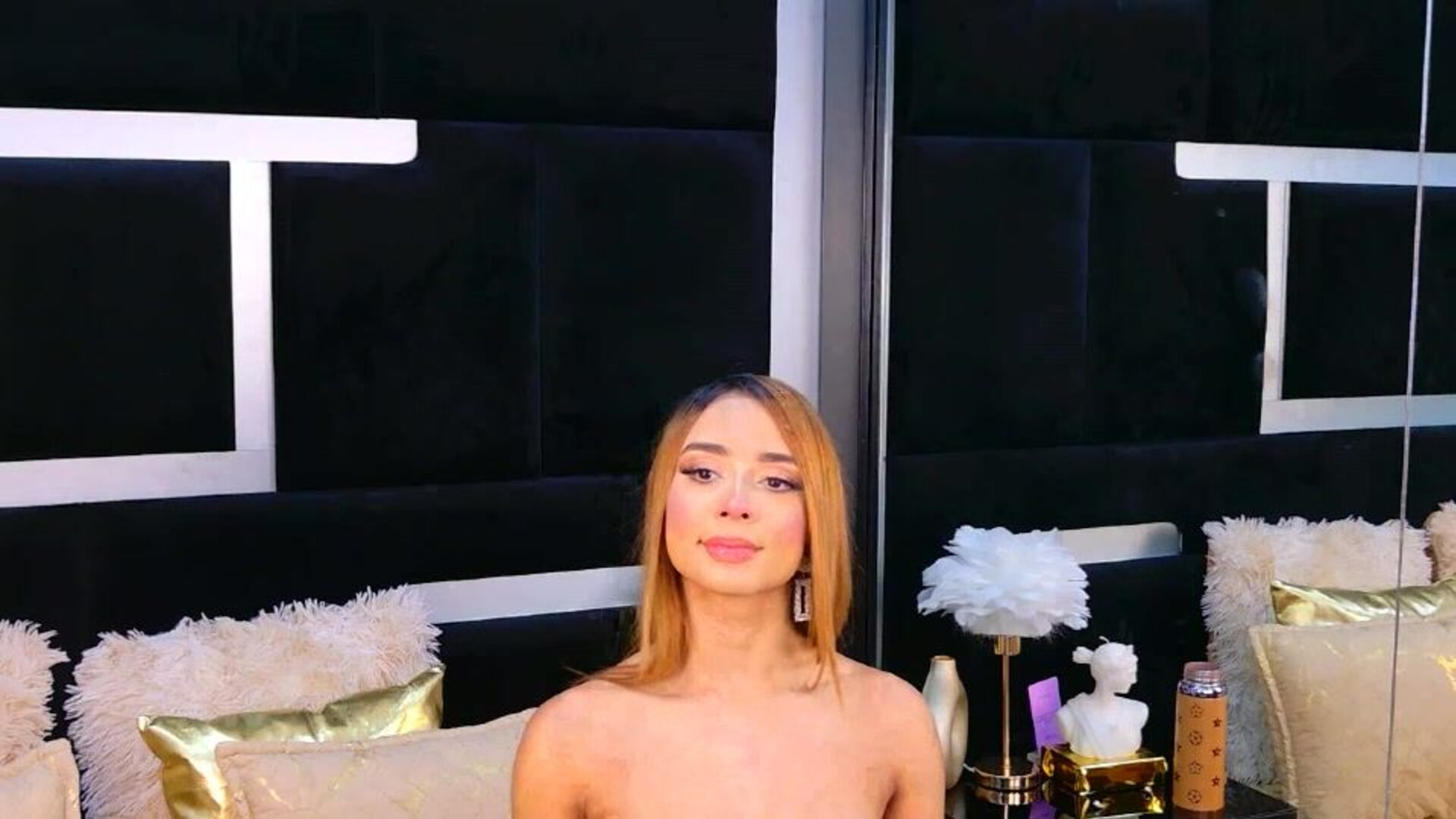 alanaferrara 2025 12 04 21h44m41s - webcam