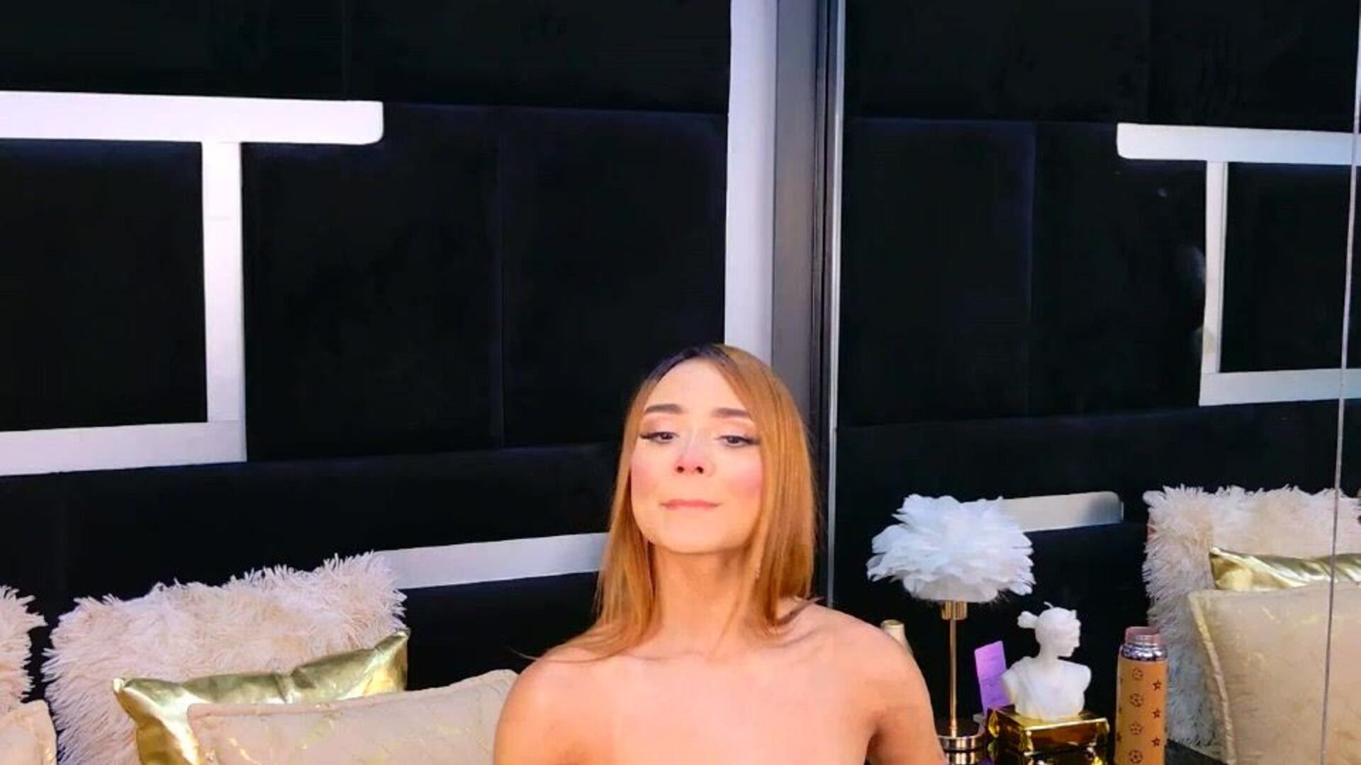 alanaferrara 2025 12 04 21h44m41s - webcam