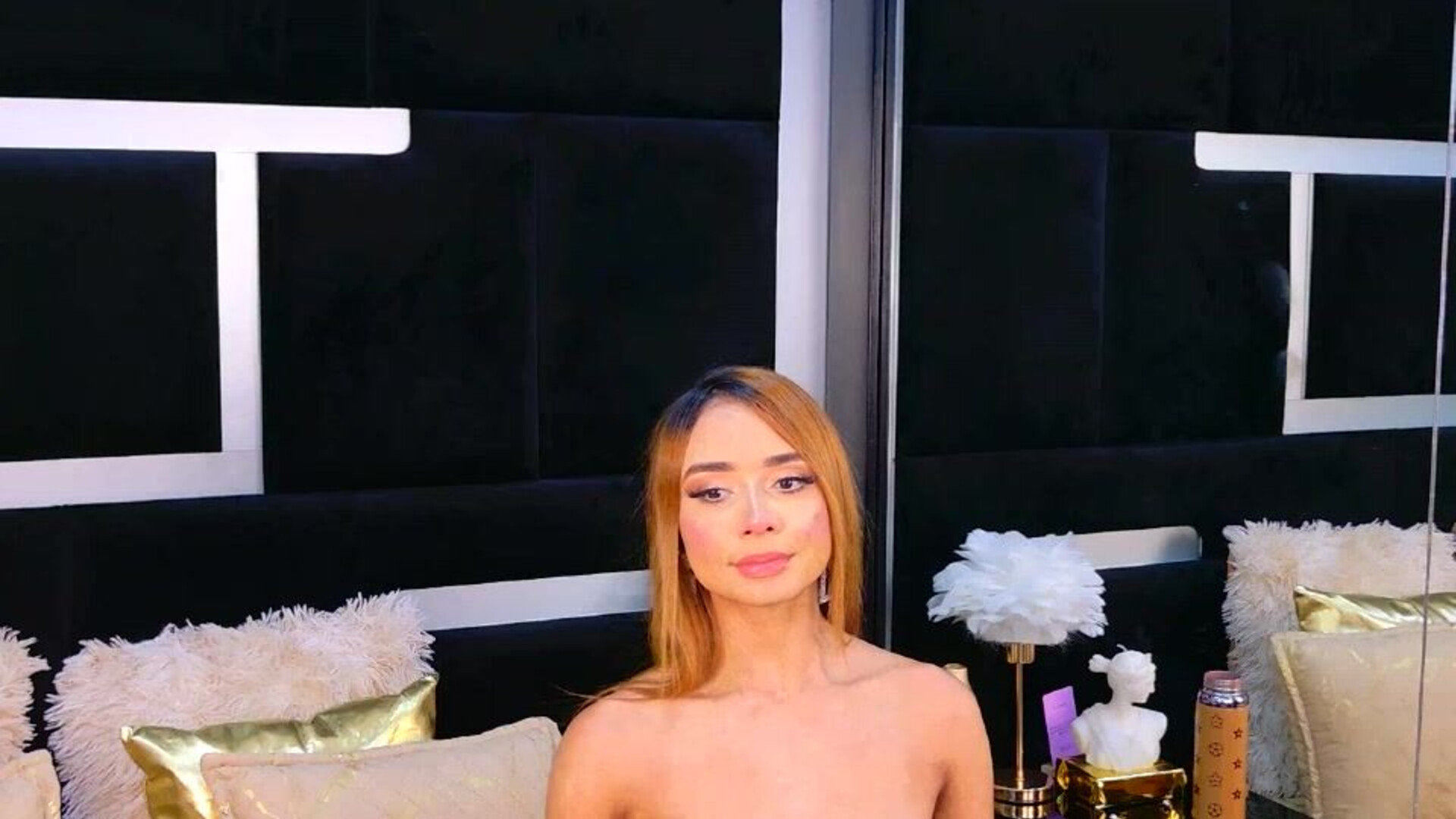 alanaferrara 2025 12 04 21h44m41s - webcam