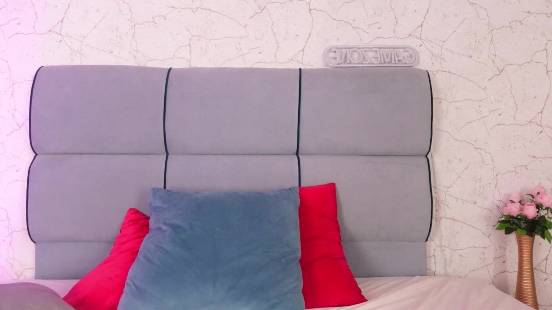 angiebrooks 2025 11 24 09h29m38s - webcam