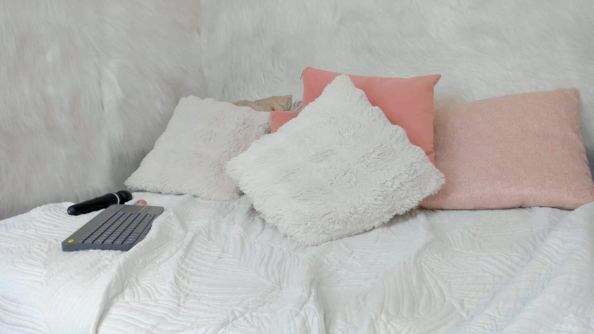 christybaker 2025 12 28 16h21m20s - webcam