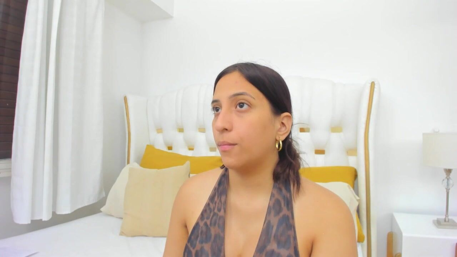 elianaasuarez 2025 11 30 23h16m48s - webcam