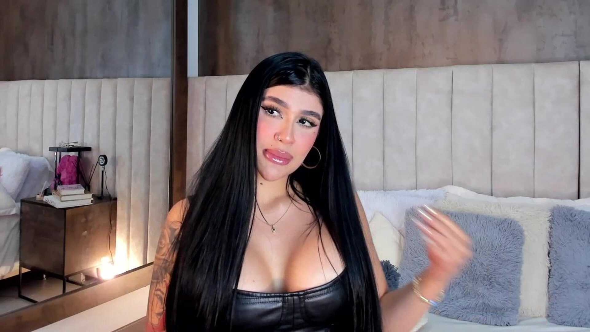ninnazambrano 2025 12 26 13h23m41s - webcam