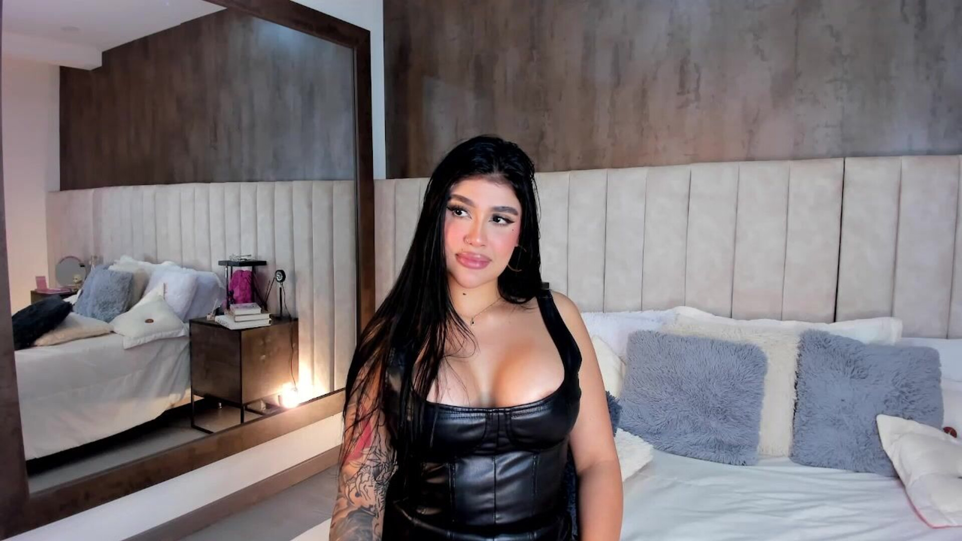 ninnazambrano 2025 12 26 13h59m56s - webcam