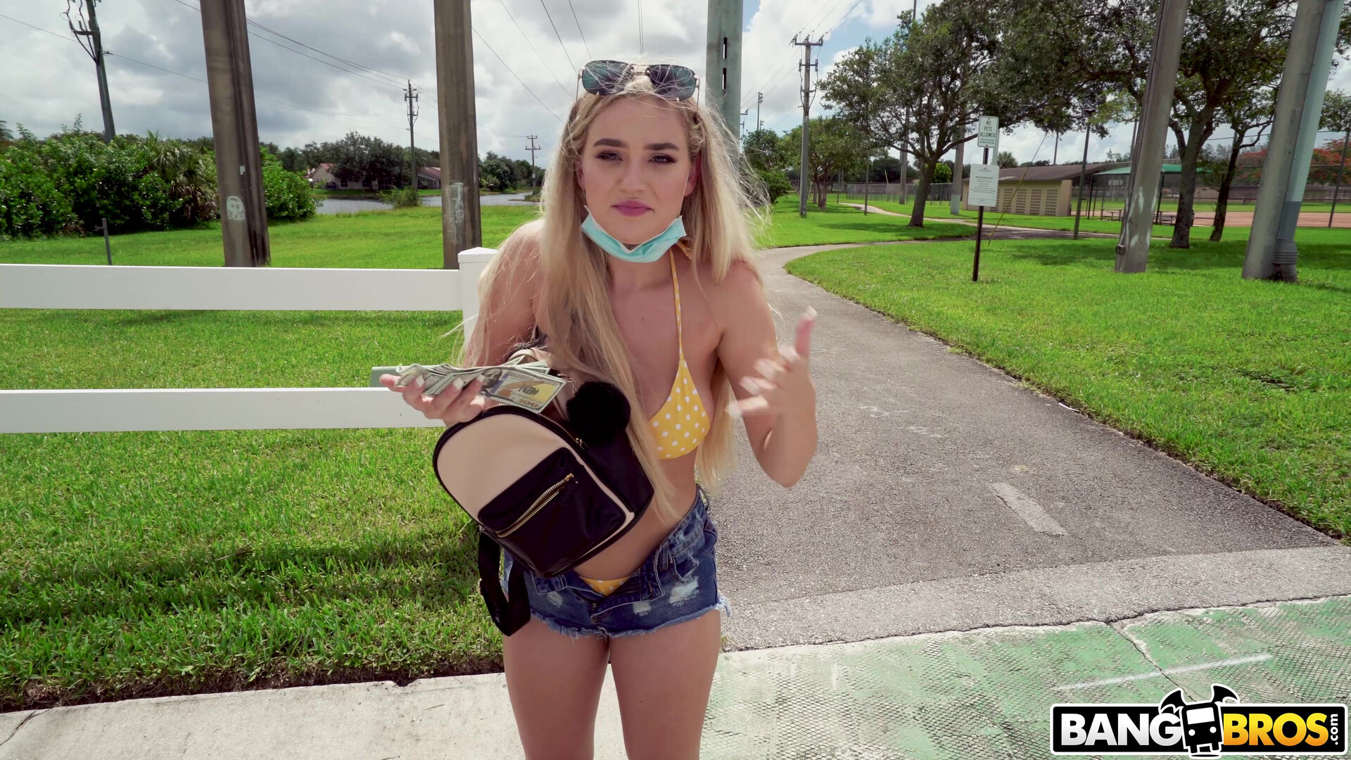 Blake Blossom Pornstar Potential Hops on The Bus in 4k - 4k - bigtits - blonde