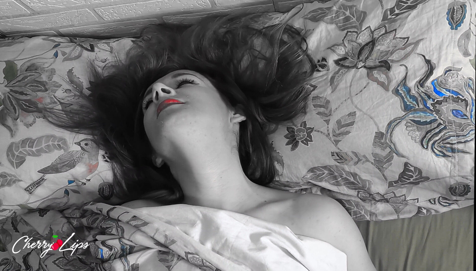Cherry Lips Pillada Masturbandose Recibe La Mejor Lamida De Coño Del Mundo Por Sorp - amateur - milf - hardcore
