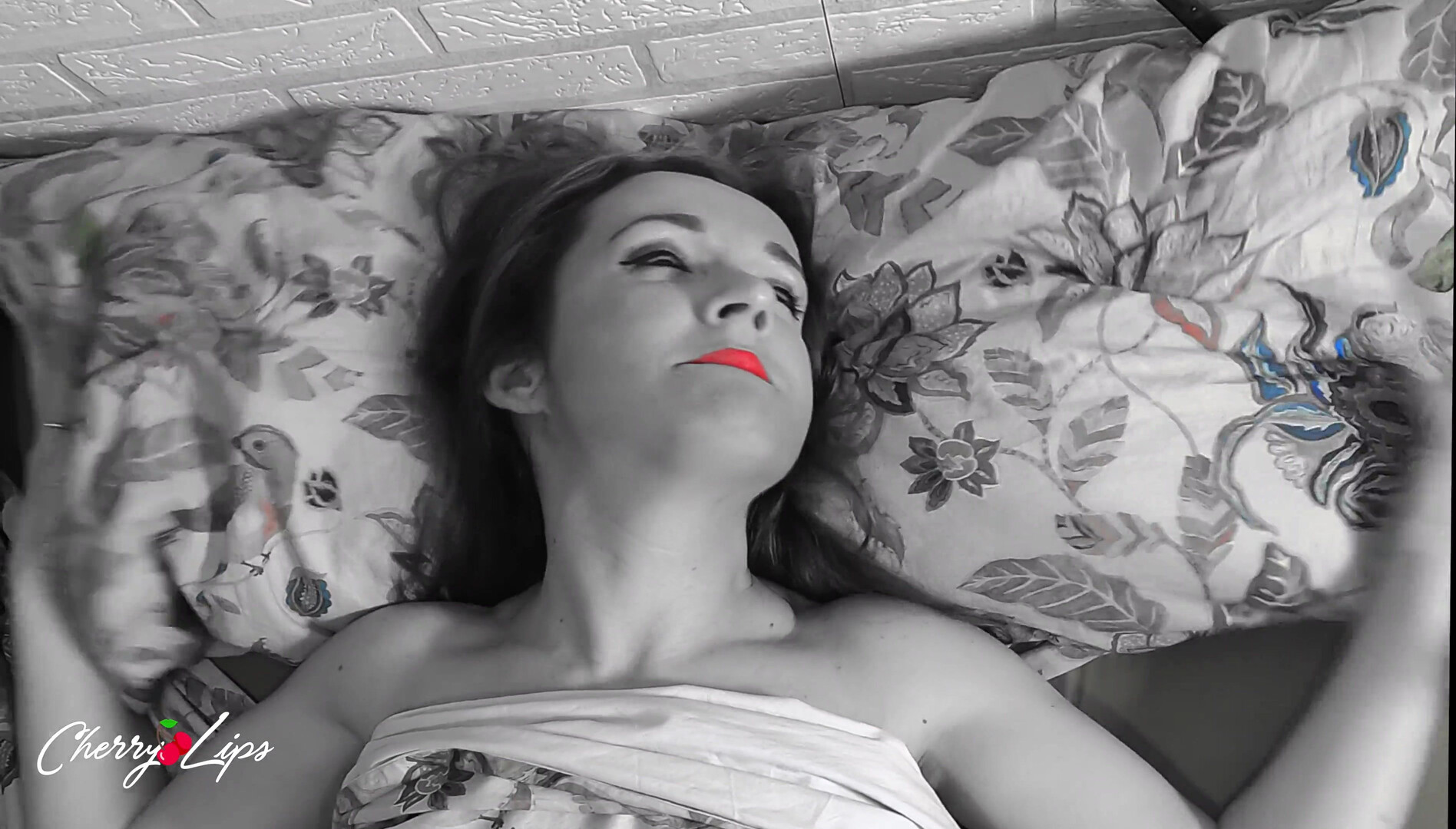 Cherry Lips Pillada Masturbandose Recibe La Mejor Lamida De Coño Del Mundo Por Sorp - amateur - milf - hardcore