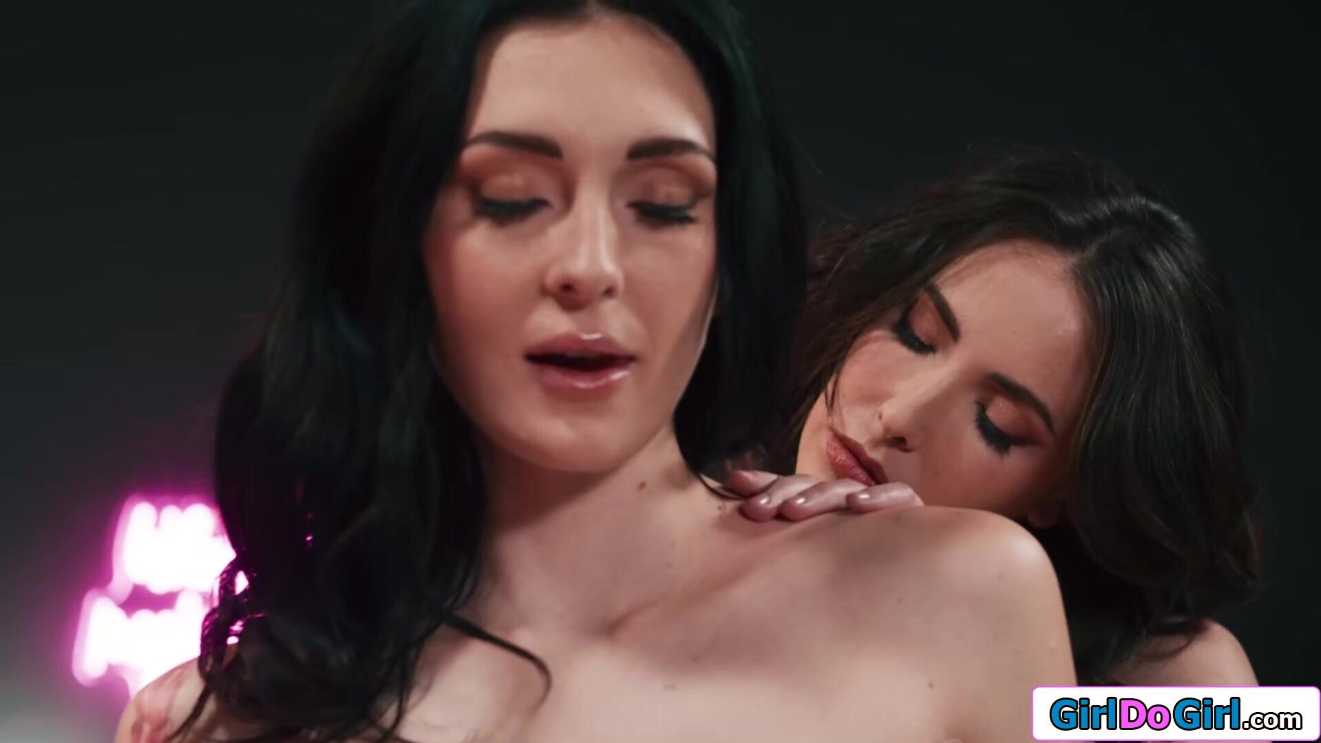 I hope my boobmassage is not distracting - lesbian - massage - big tits - oral - roommate - kiss - finger - shaved - milf - petite