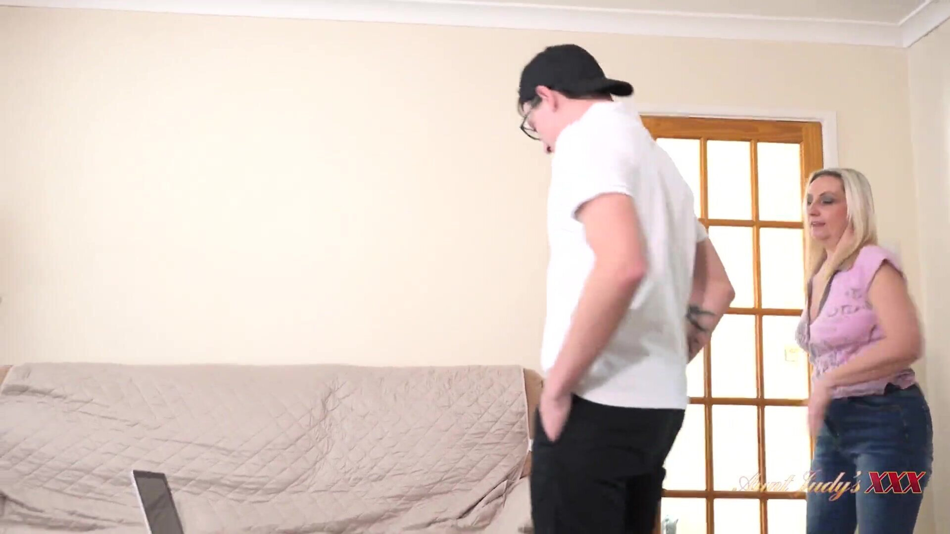 Keira Keira Calls In for Tech Help and Offers Alternative Payment Methodsm - milf - big ass - blowjob