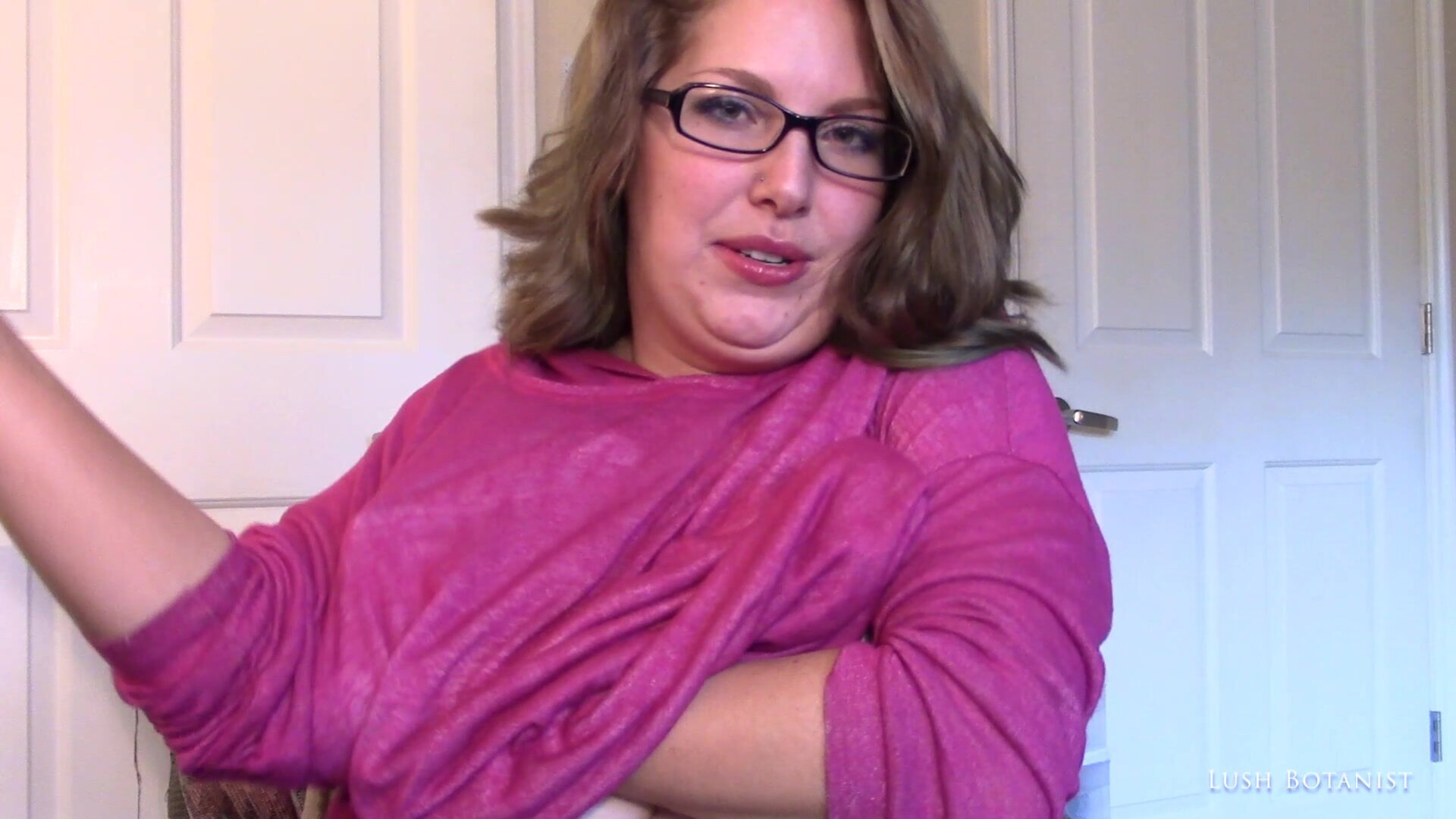 Lush Botanist Showing You My Armpits - bbw - solo - softcore