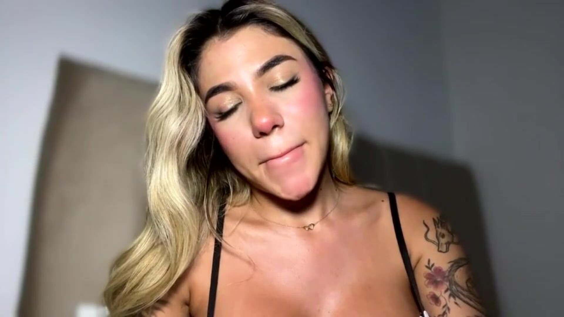 Penelopeblack 2025 12 06 20H34m46s - webcam