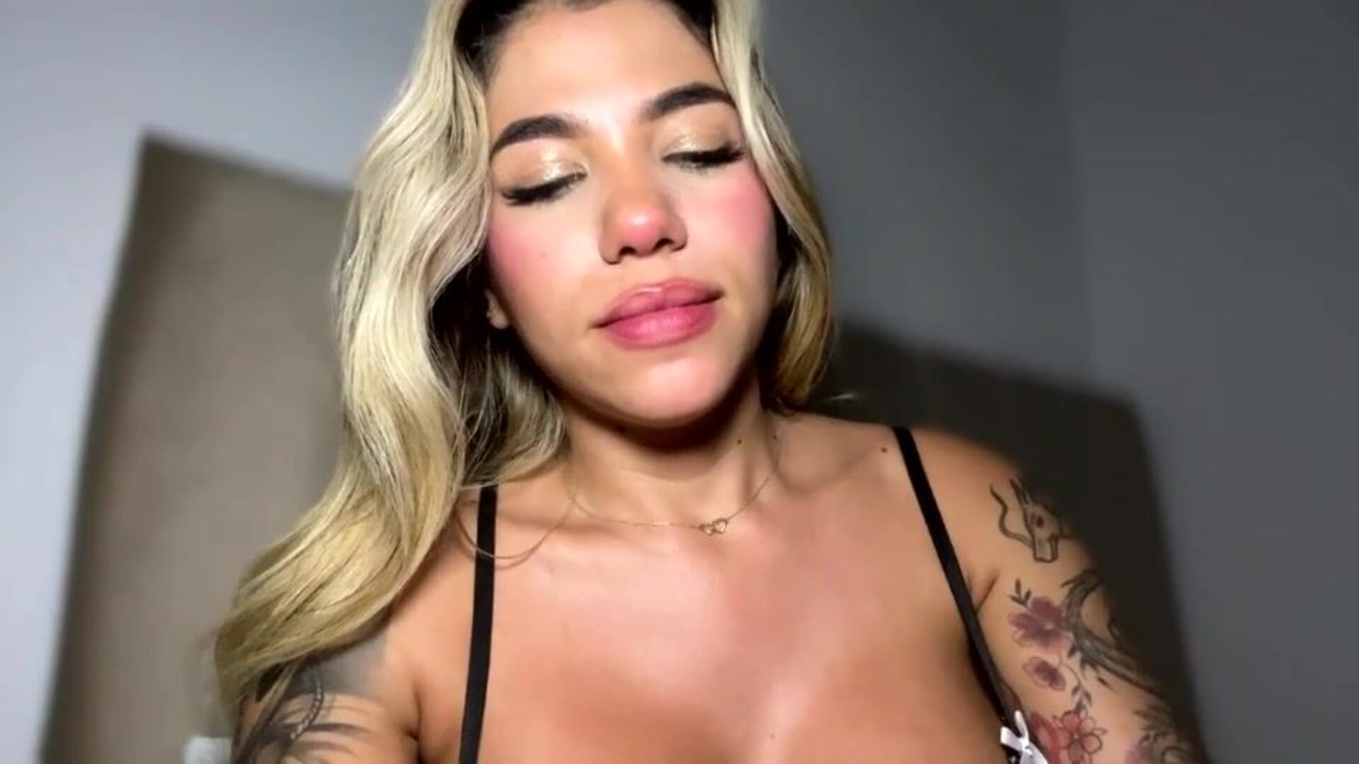 Penelopeblack 2025 12 06 20H34m46s - webcam