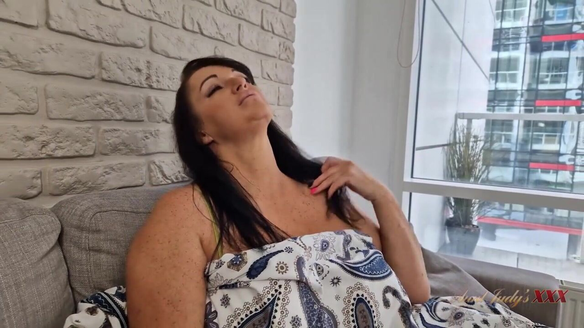 Wanilianna & Devon Breeze lesbian - strap-on