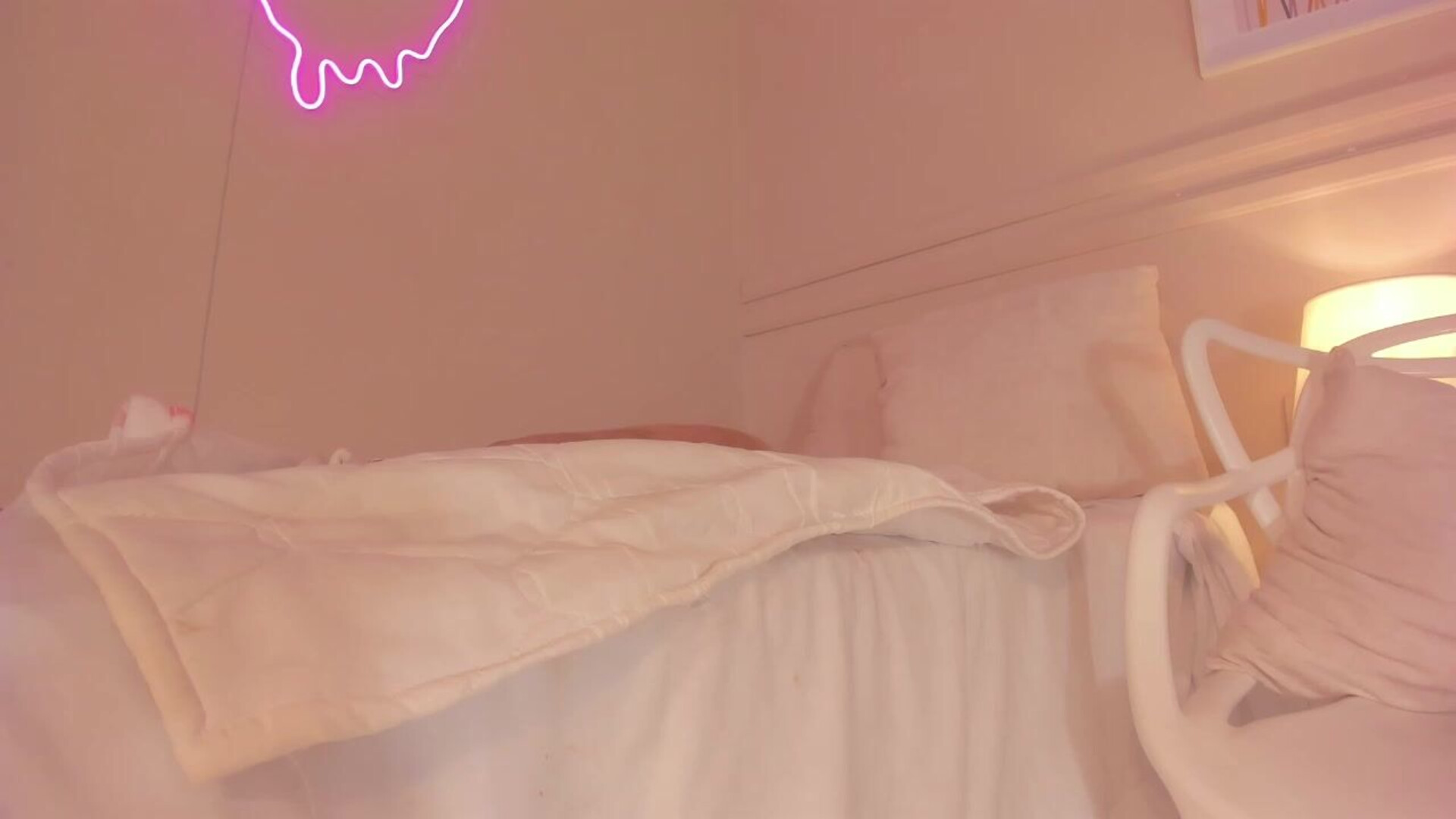 emily cb 2025 12 21 07h41m55s - webcam