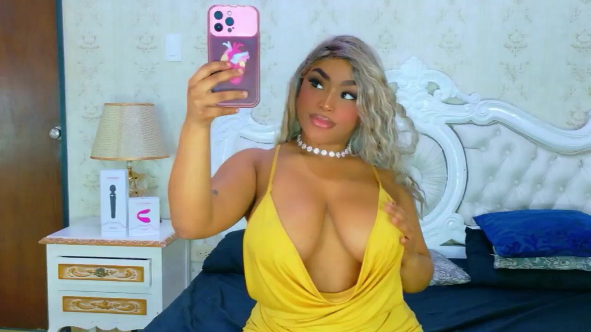 tianah glow 2025 12 29 16h19m54s - webcam