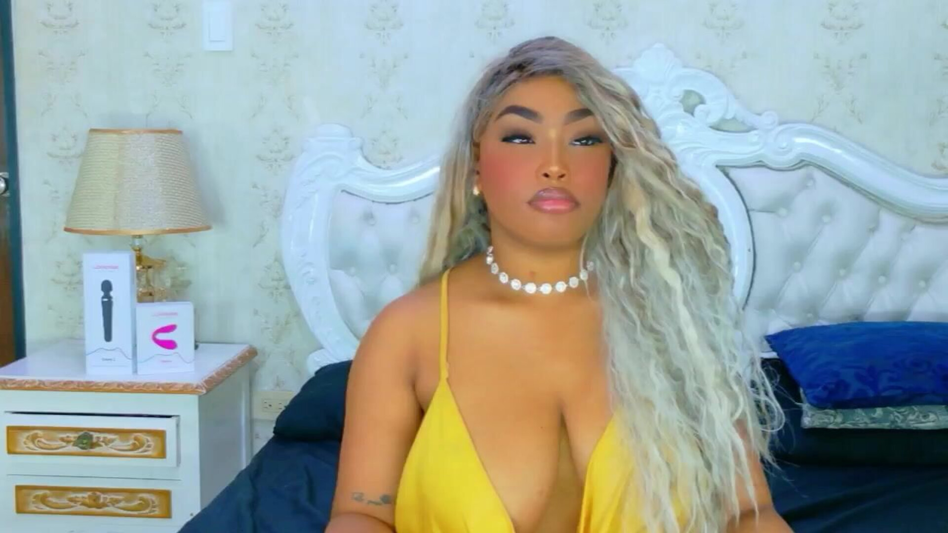 tianah glow 2025 12 29 16h19m54s - webcam