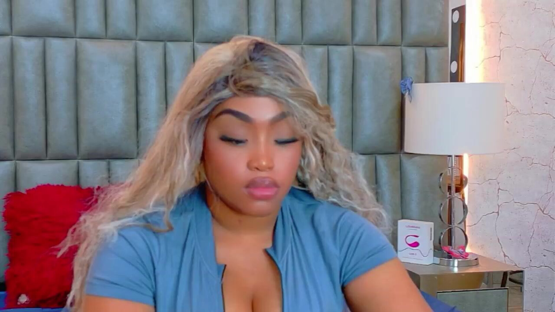 tianah glow 2025 12 29 21h41m39s - webcam