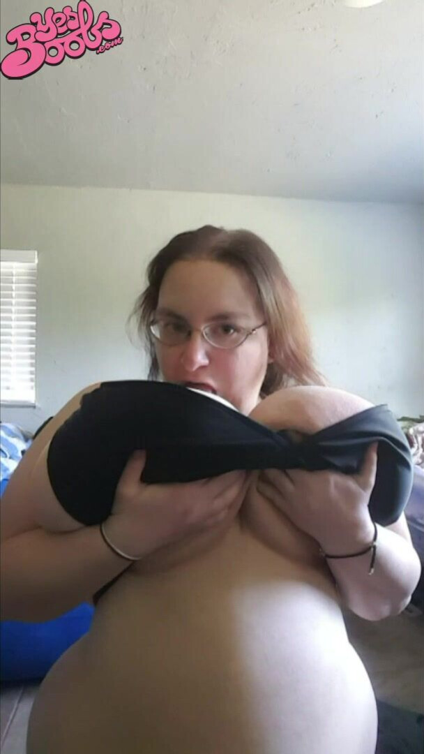 Alyson Galen Humongous Boobs In A Bikini - solo - bbw - amateur