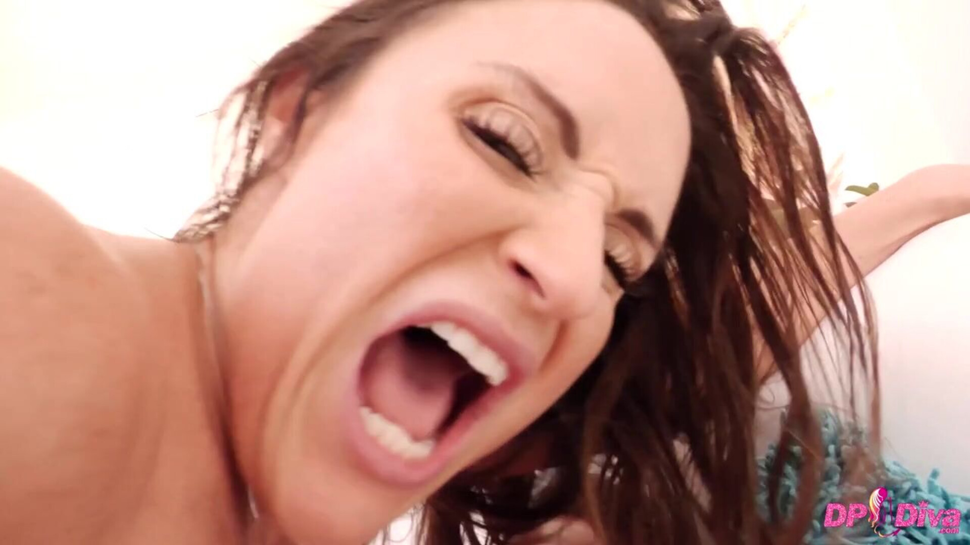 Alyssia Vera DP Diva - double penetration - threesome - cumshot