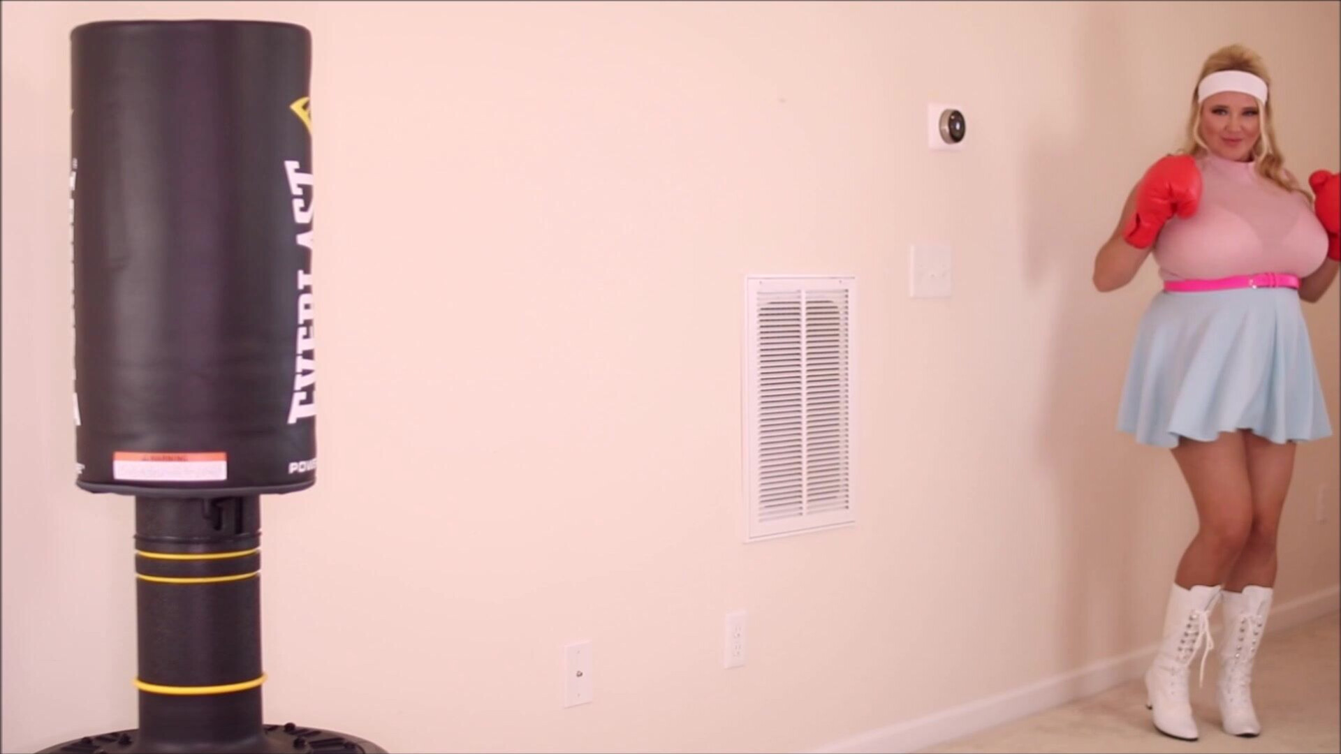 Annabelle Rogers April North Boxes - big tits - solo - amateur