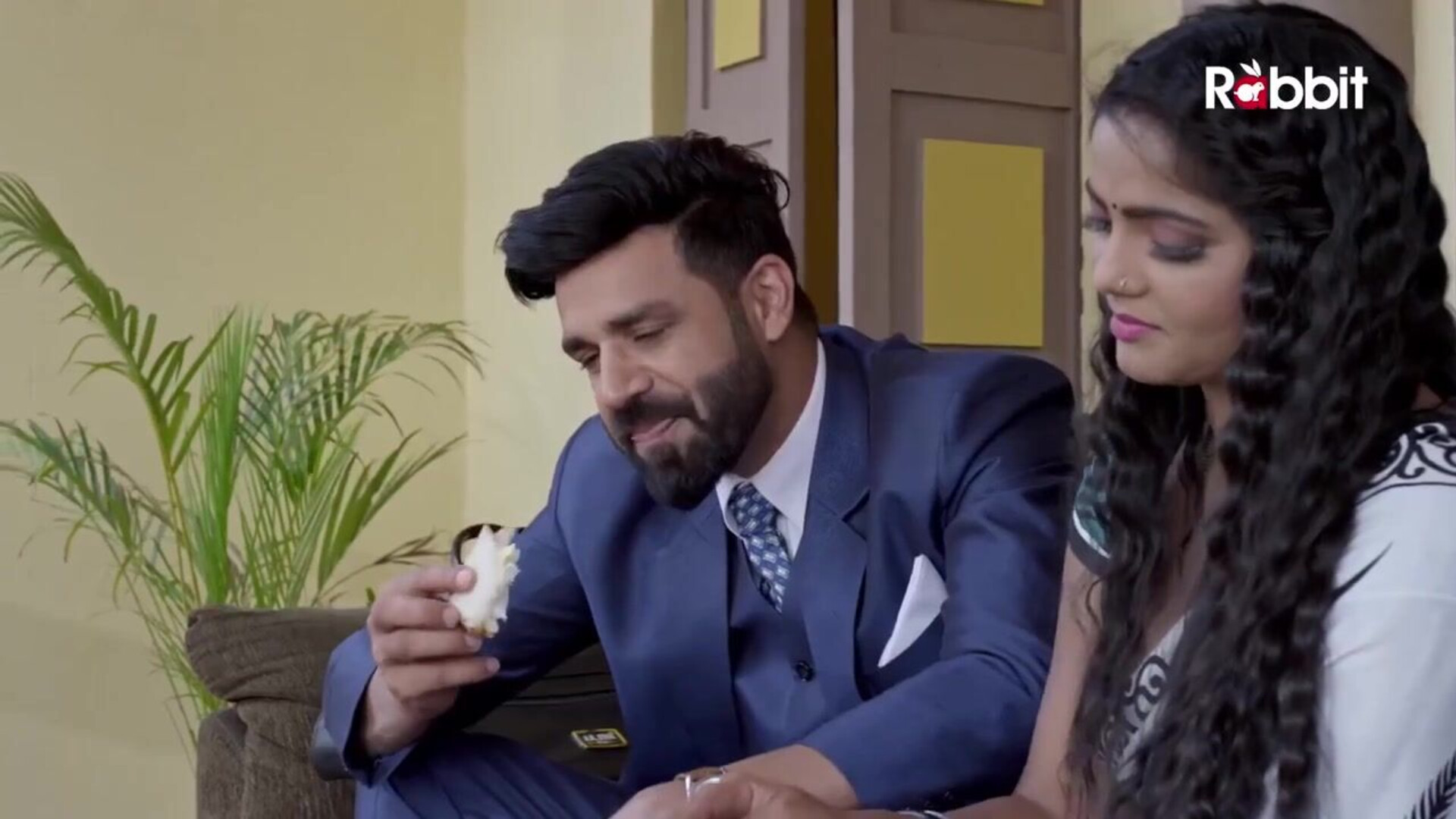 Choli Ke Piche Season 01 Episode 04 (2023) RabbitMovies Hindi Hot Web Series - ayushibhowmick - prajaktajahagirdar - leenasingh - sharonparmar - priyagamre - bhartijha - peehukanojiya - pihusharma - malvikatomar - poojasinha