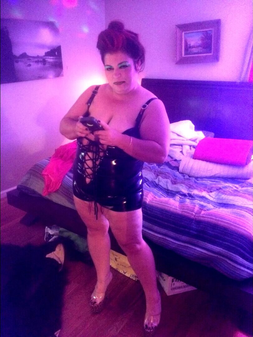 Hotwife Liz Couch Date in Pleaser Heels - liz heat - bbc bbw - lingerie model - bbc whore