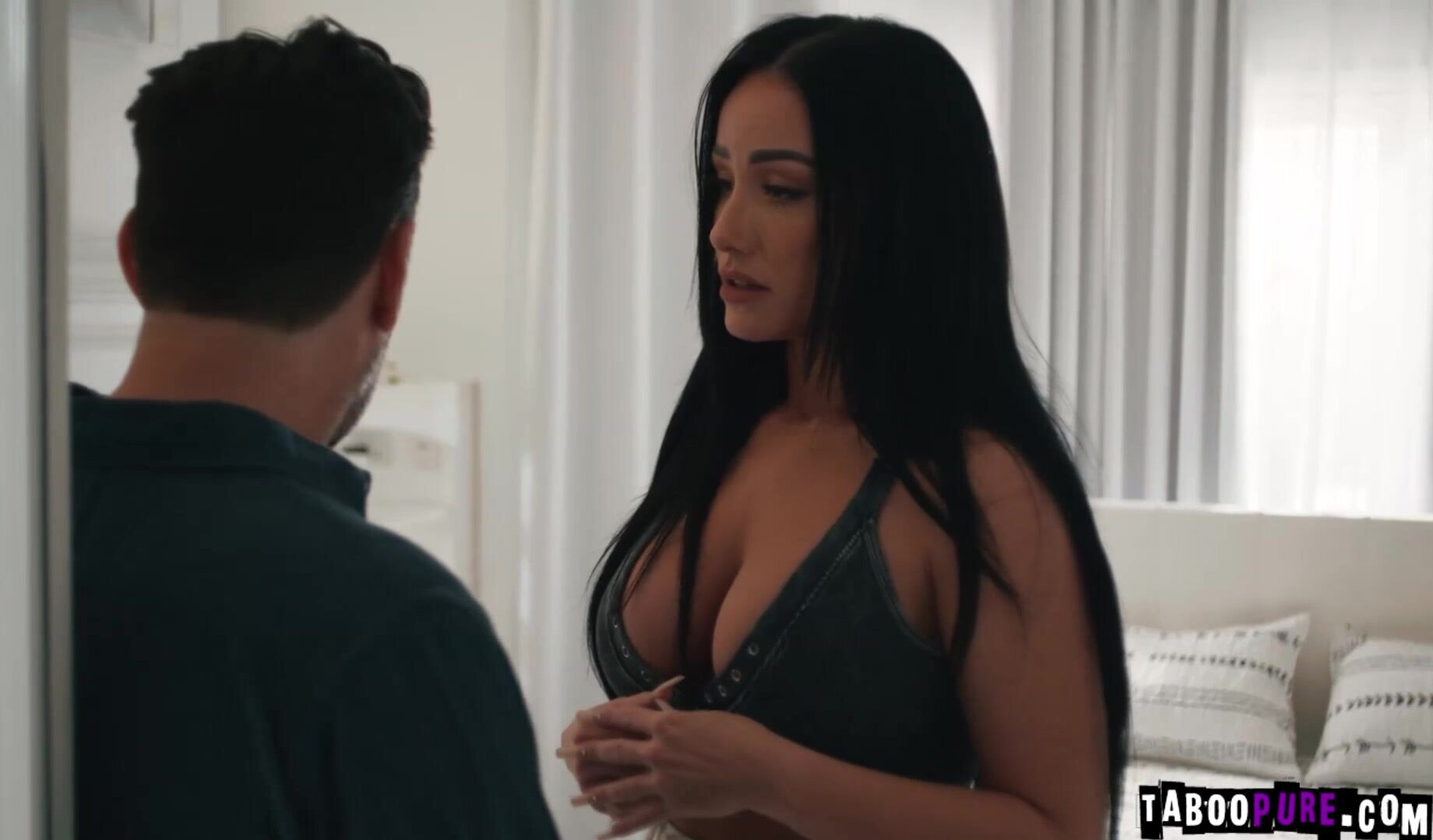 Jennifer White straddles and rides Tommys cock - big tits - fingering - milf - facesitting - pussy to mouth - blowjob - deepthroat - rough sex - gagging - face fucking
