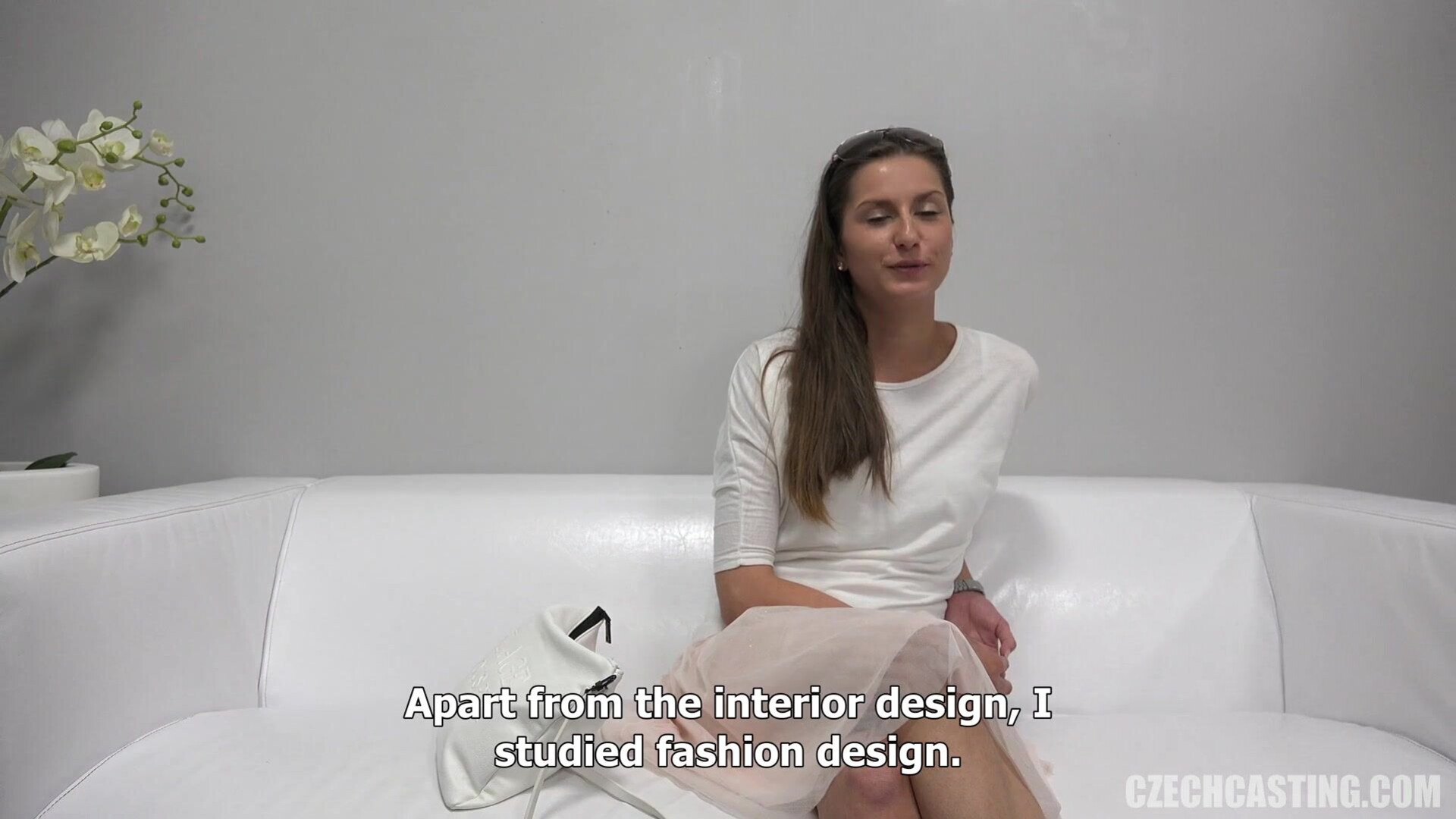 Karolina Casting e1587 1080p - brunette