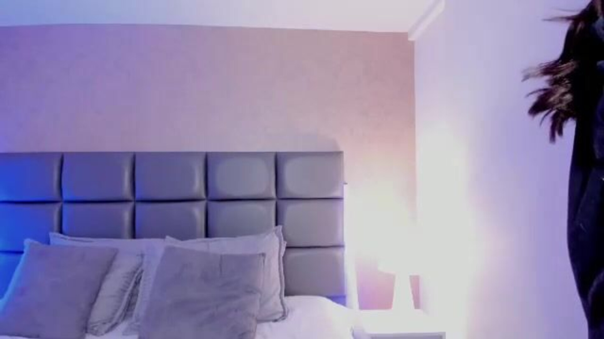 Laurahott 2025 12 05 18H11m05s - webcam