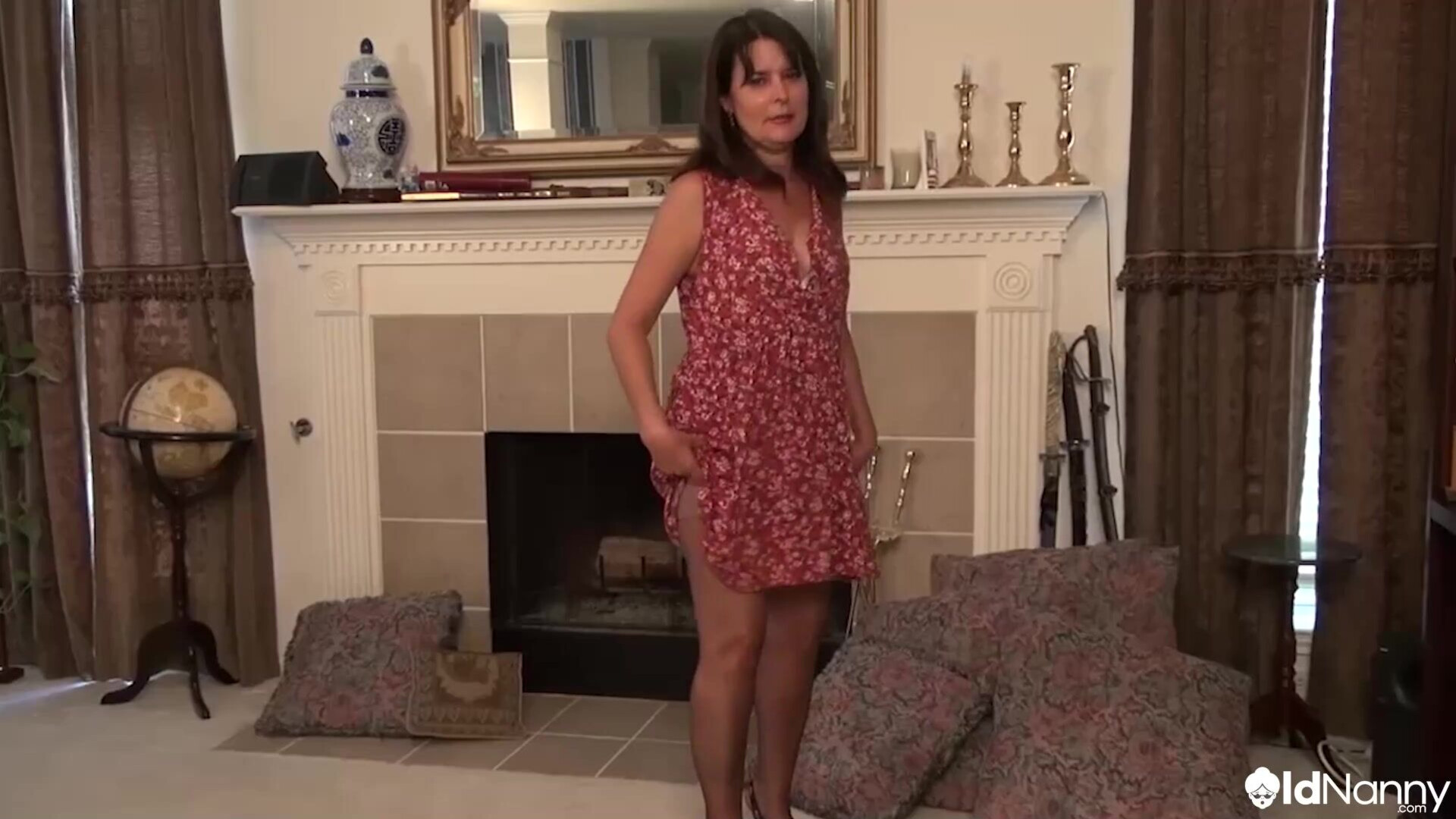 Mature American Mom In Solo Anal Toy Play OLDNANNY - mature - milf - anal - toy - american - mom - masturbation - solo - striptease - masturbate